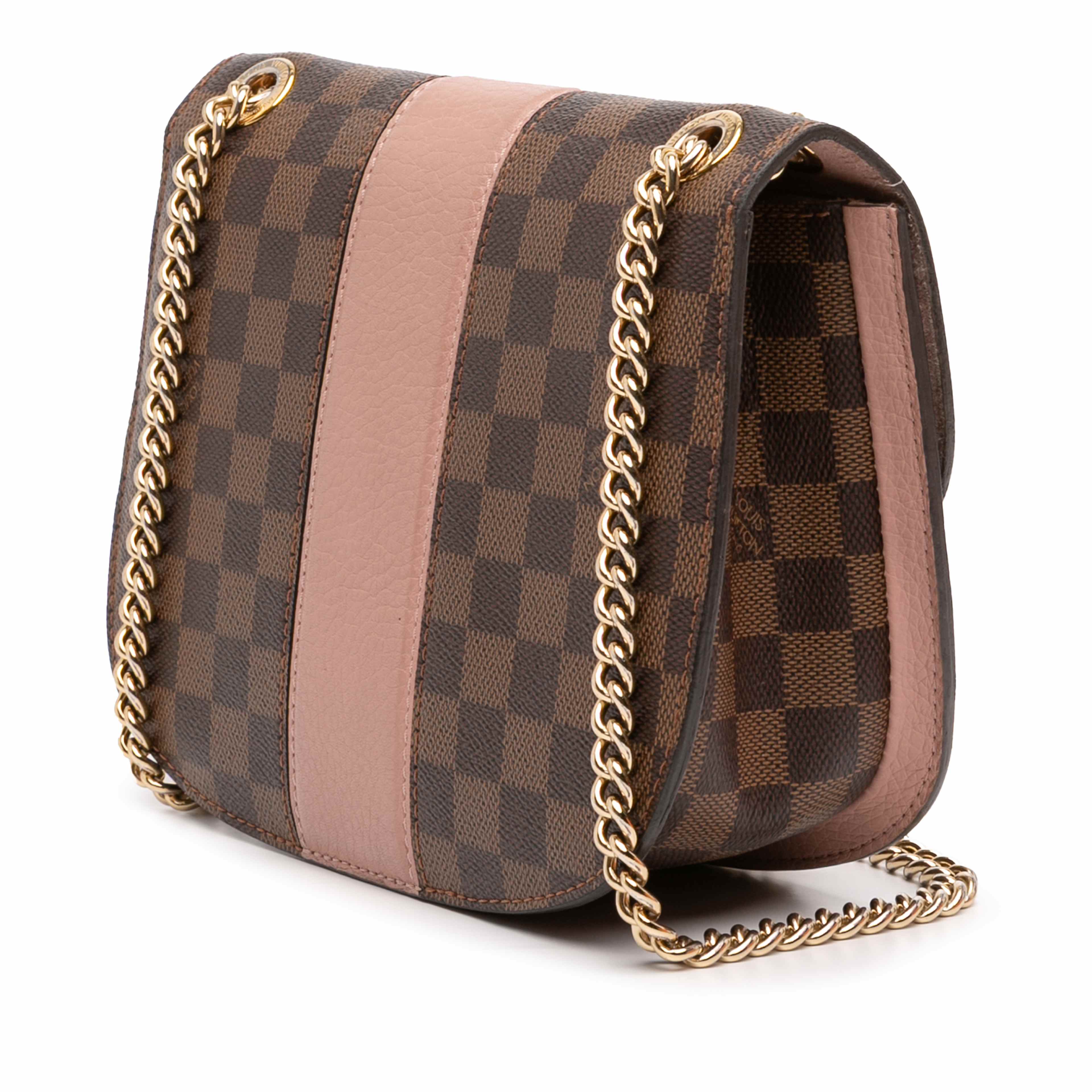 Louis Vuitton Damier Ebene Cuir Taurillon Wight, från Luxclusif, i färgen brun. Klicka för att öppna bilden i stort format