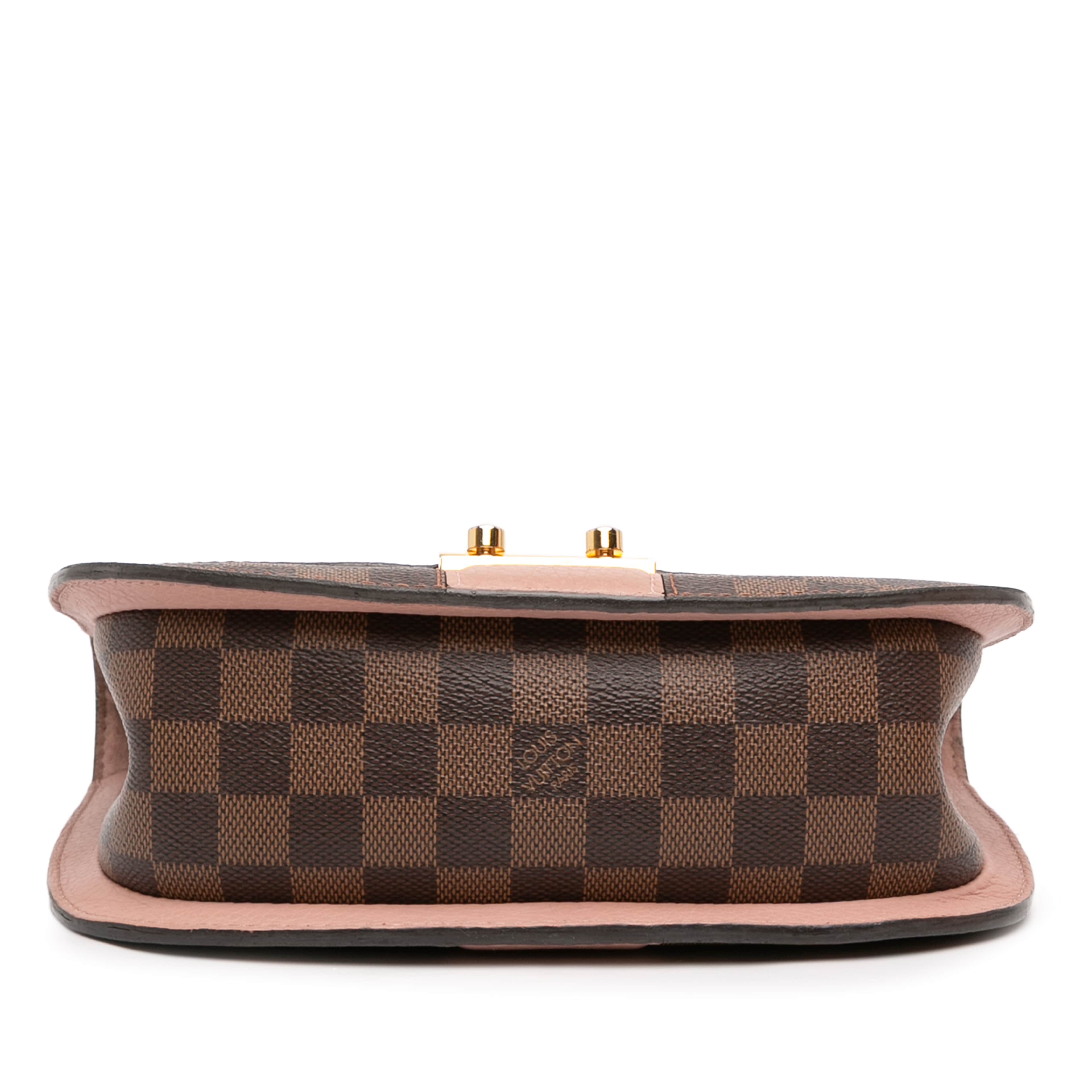 Louis Vuitton Damier Ebene Cuir Taurillon Wight, från Luxclusif, i färgen brun. Klicka för att öppna bilden i stort format