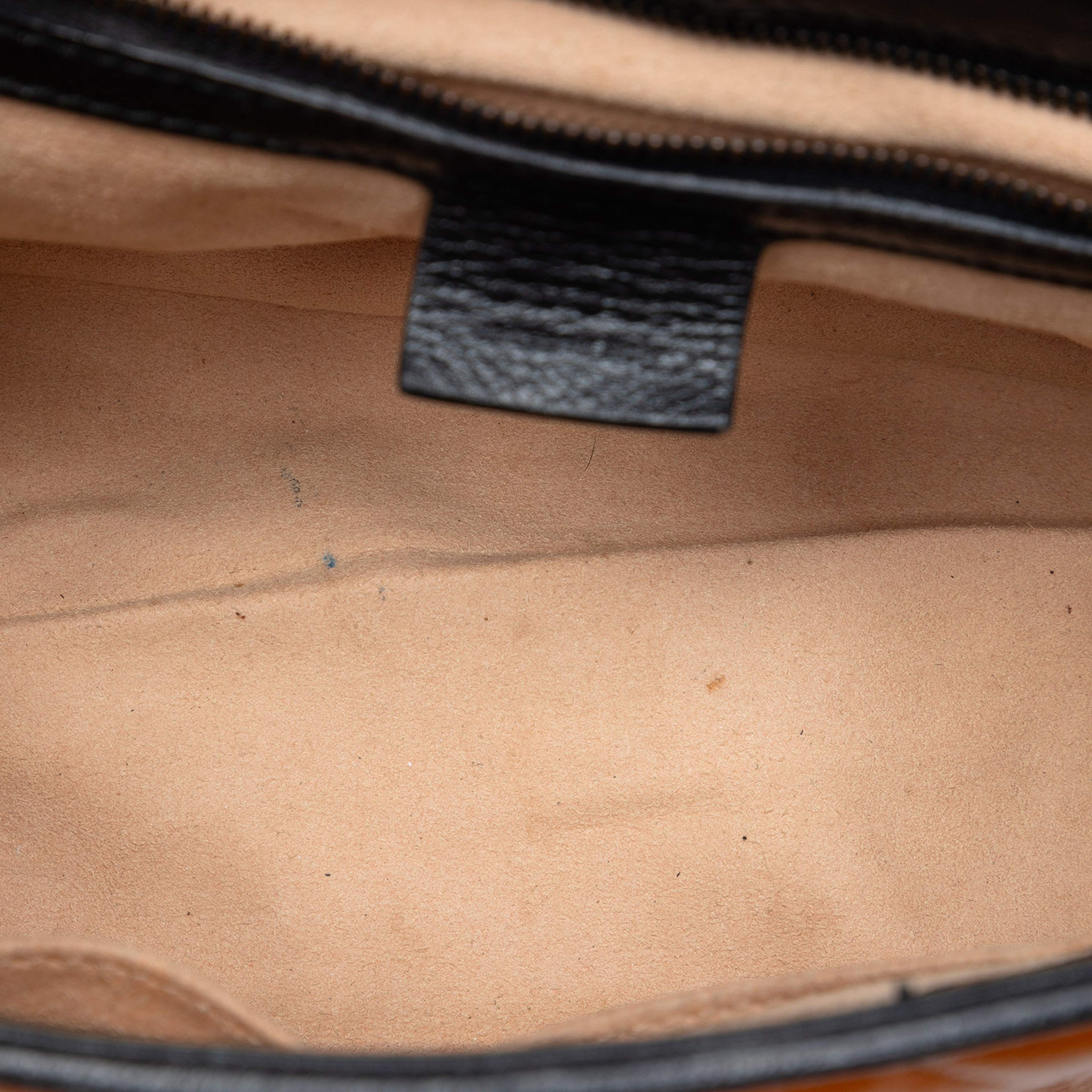 Gucci Small Gg Marmont Matelasse Leather Torchon Top Handle Bag, från Luxclusif, i färgen caramel. Klicka för att öppna bilden i stort format