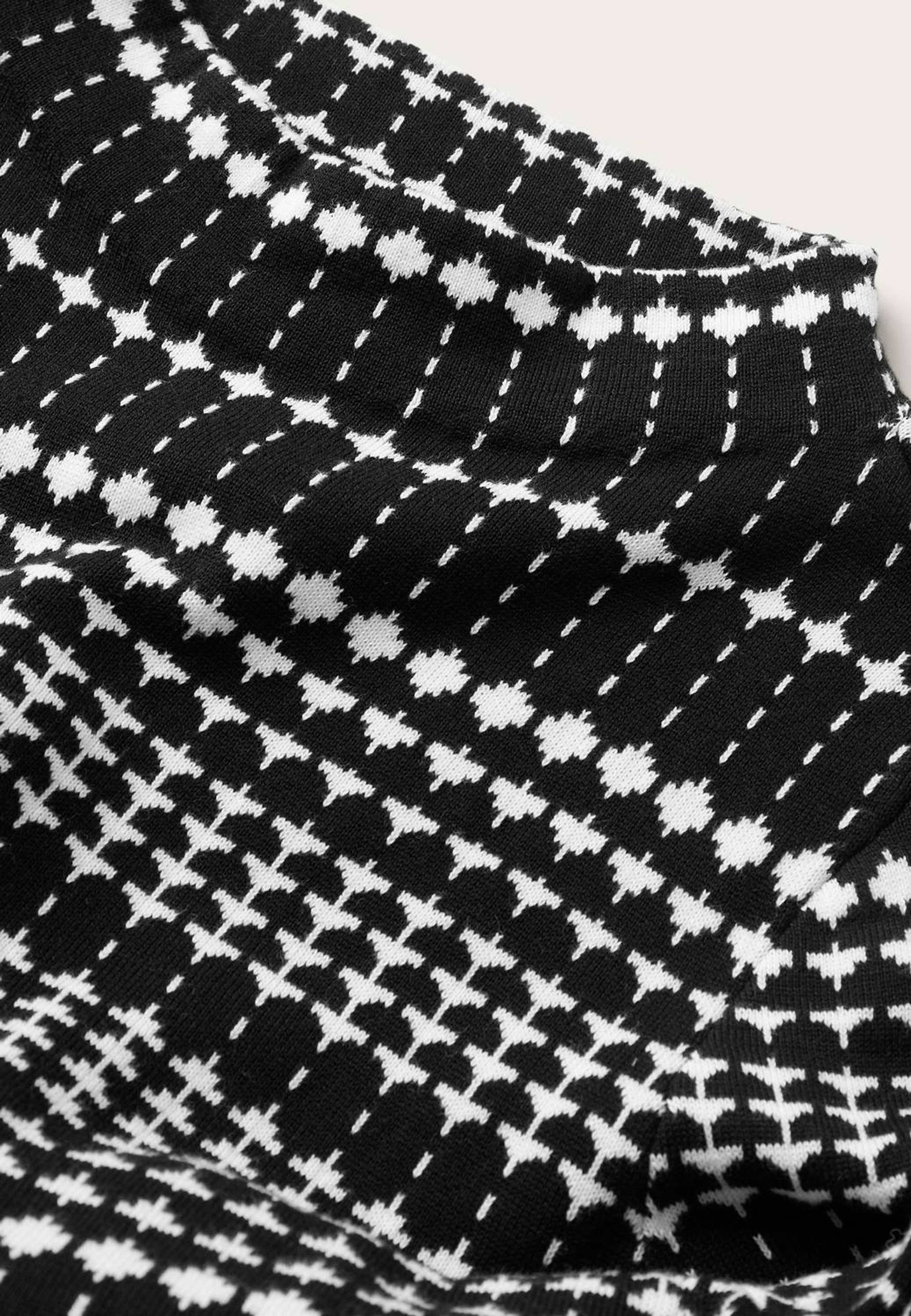 Wednesday Dress, från Jumperfabriken, i färgen black. Klicka för att öppna bilden i stort format