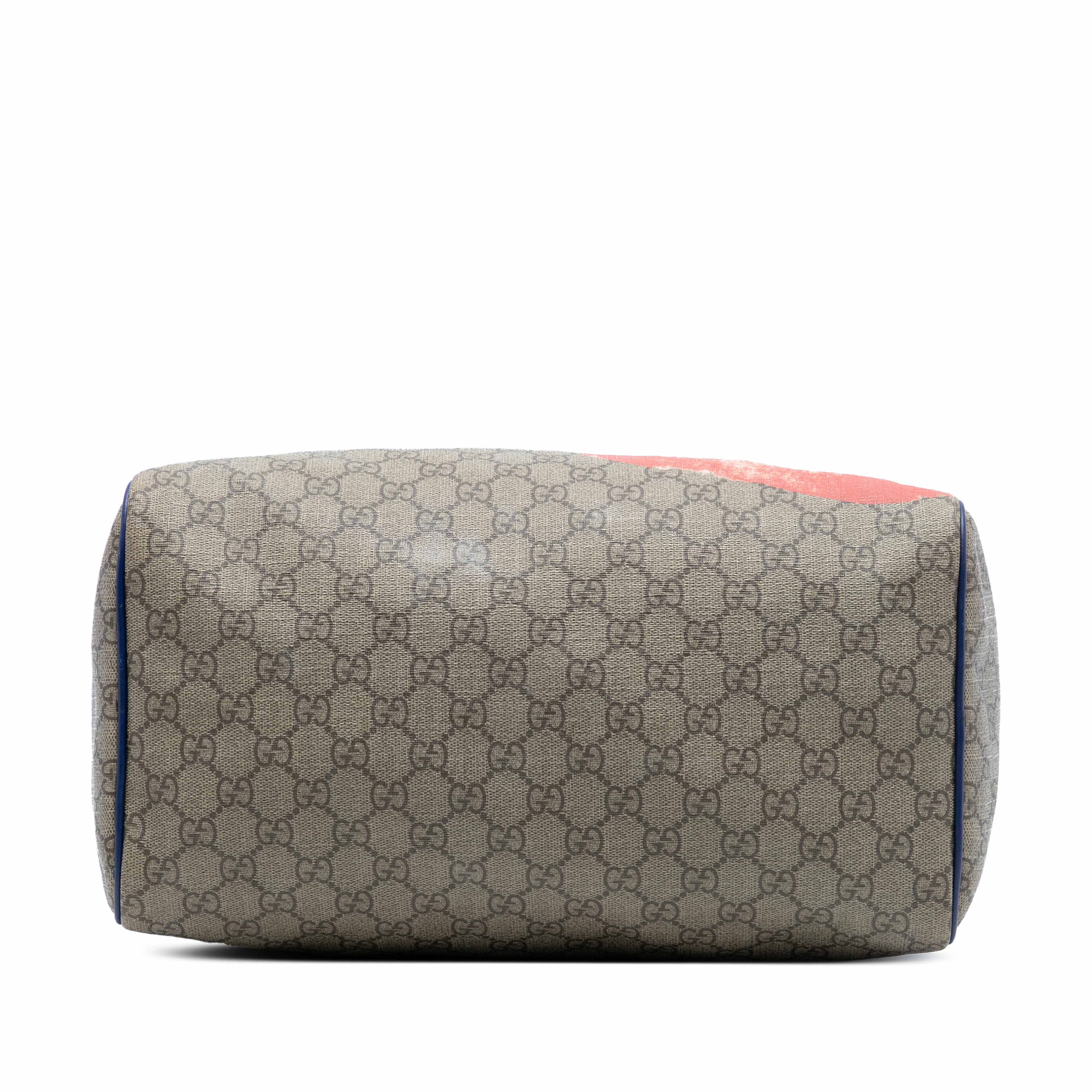 Gucci Unicef Medium Gg Supreme American Flag Joy Boston Bag, från Luxclusif, i färgen beige. Klicka för att öppna bilden i stort format