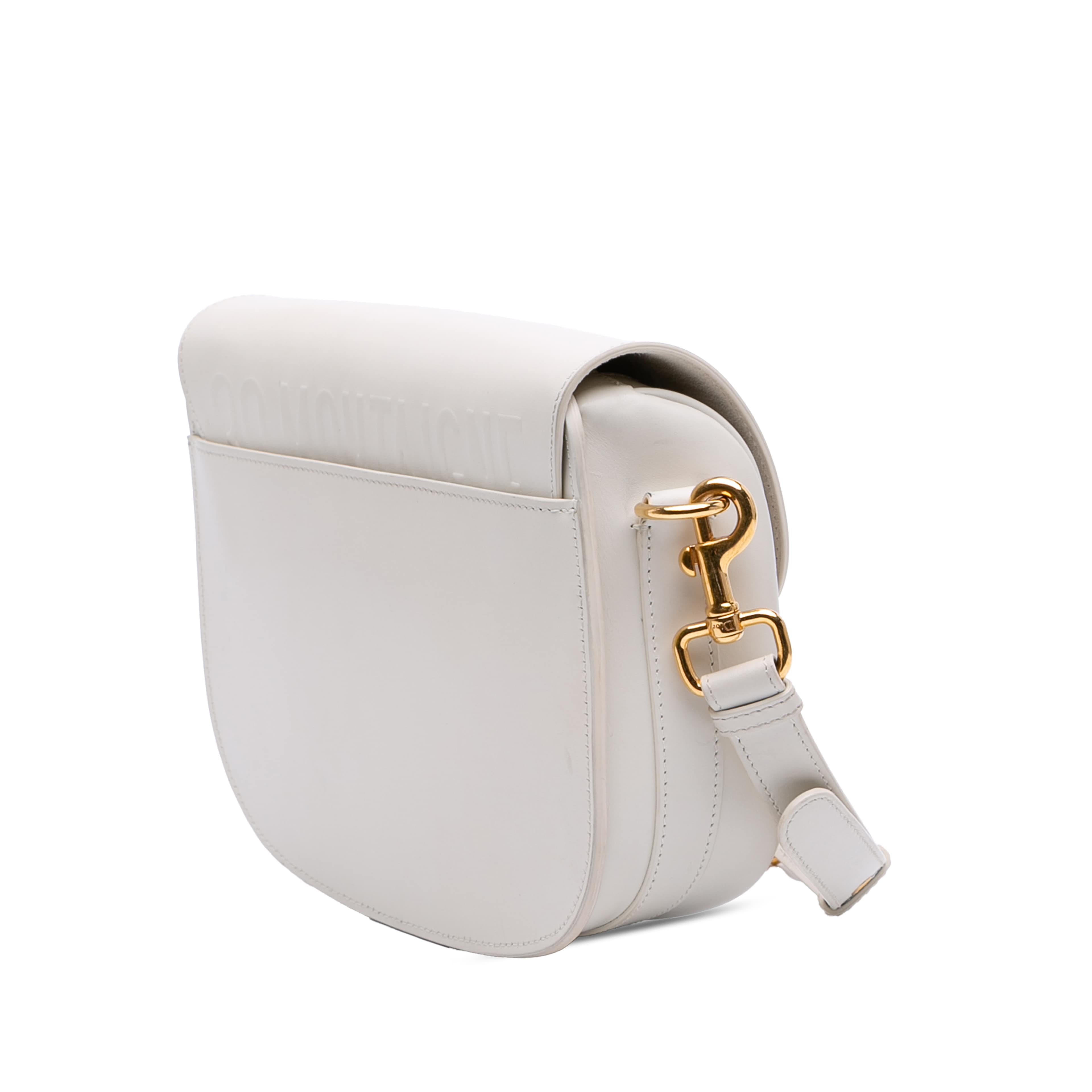 Dior Medium Leather Bobby Crossbody, från Luxclusif, i färgen white. Klicka för att öppna bilden i stort format
