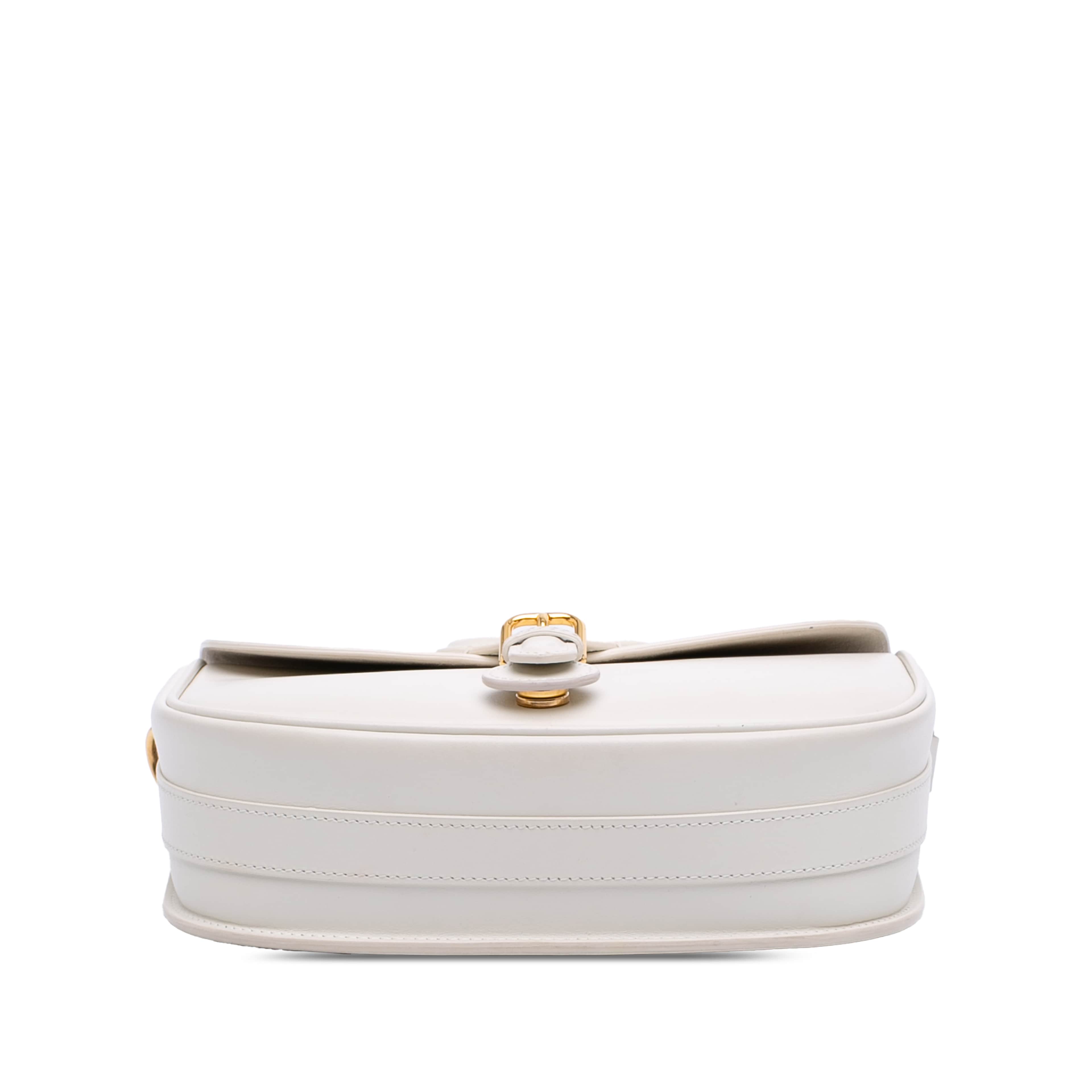 Dior Medium Leather Bobby Crossbody, från Luxclusif, i färgen white. Klicka för att öppna bilden i stort format