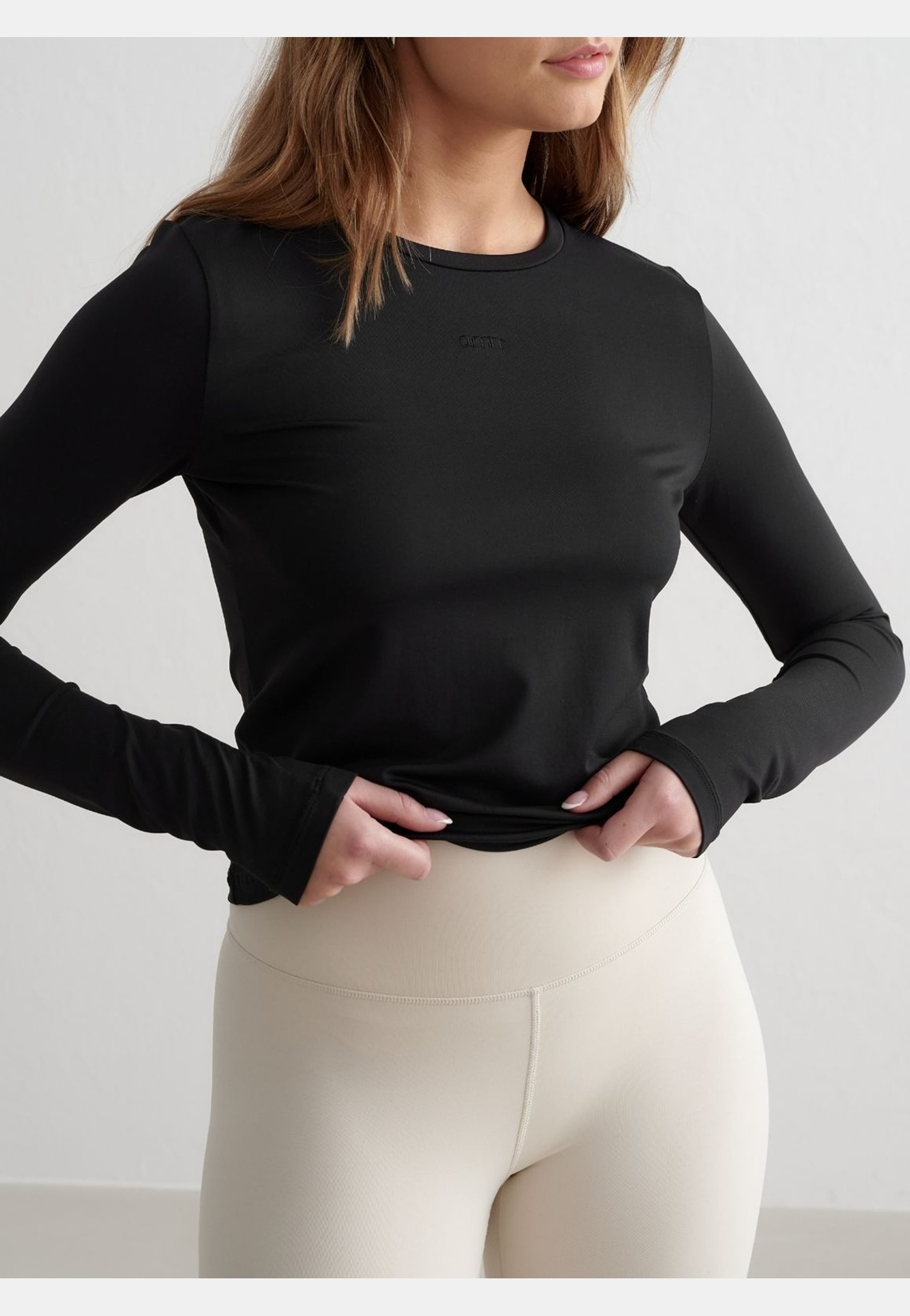 Essence Long Sleeve, från aim'n, i färgen black. Klicka för att öppna bilden i stort format