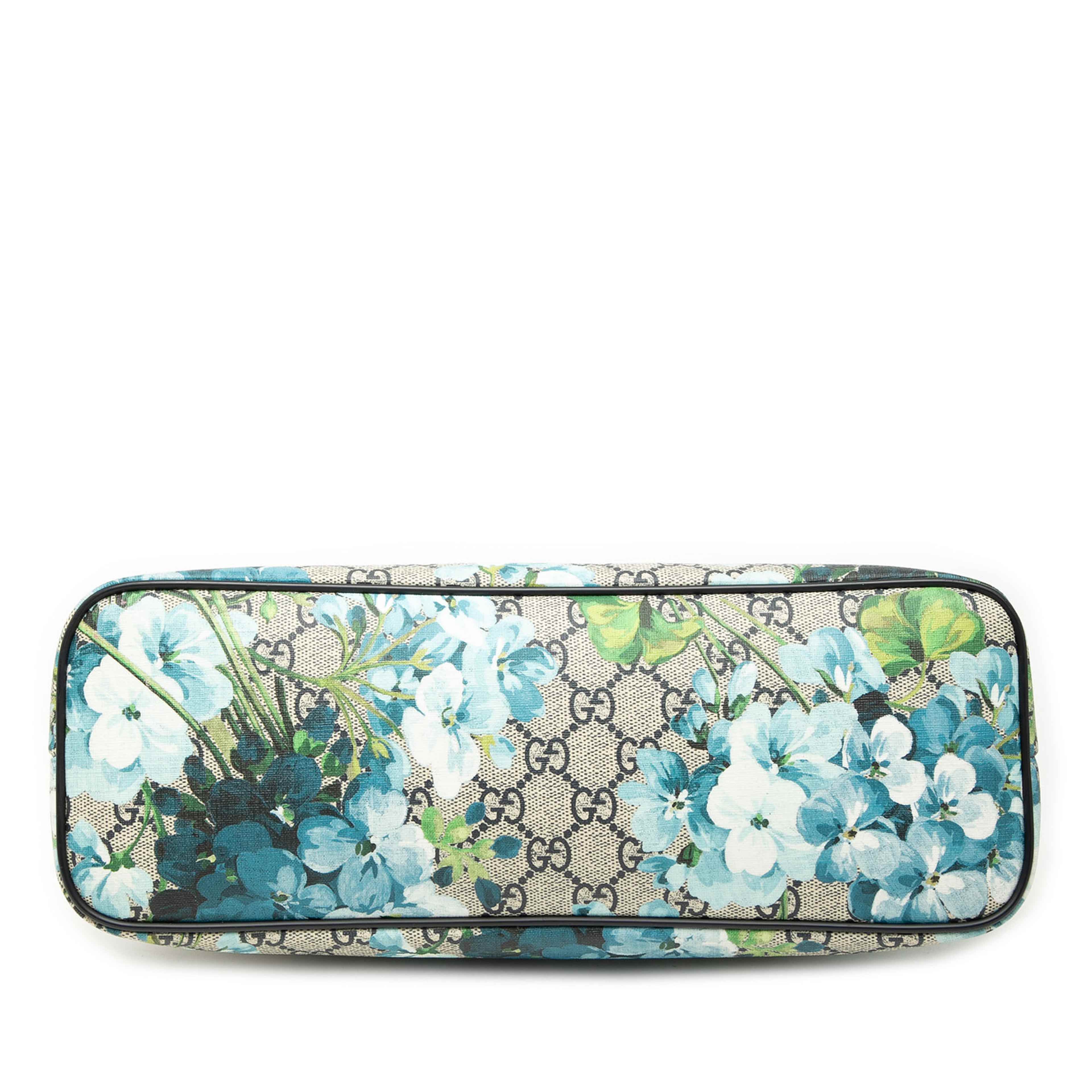 Gucci Gg Supreme Blooms Zippered Tote, från Luxclusif, i färgen beige. Klicka för att öppna bilden i stort format