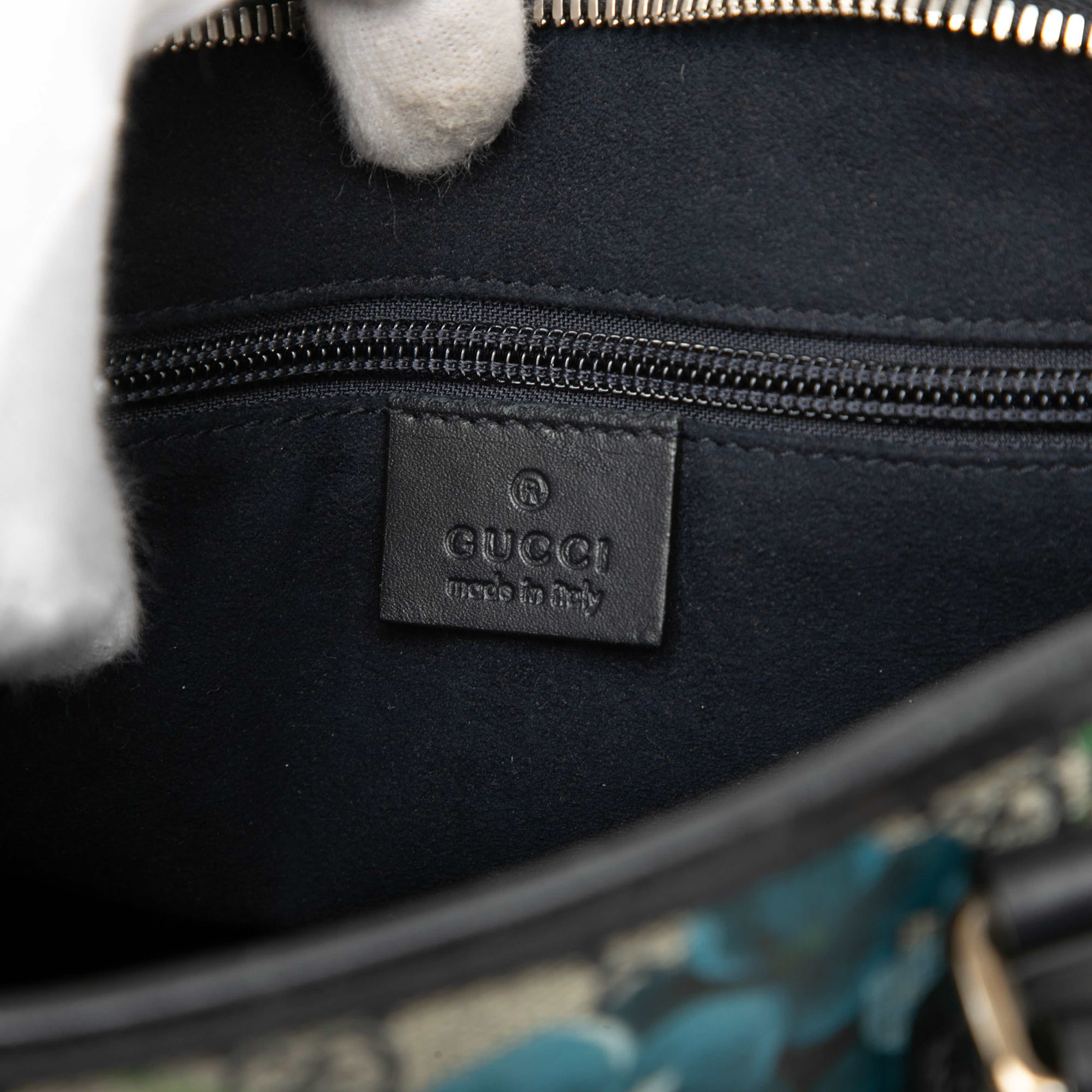 Gucci Gg Supreme Blooms Satchel, från Luxclusif, i färgen beige. Klicka för att öppna bilden i stort format