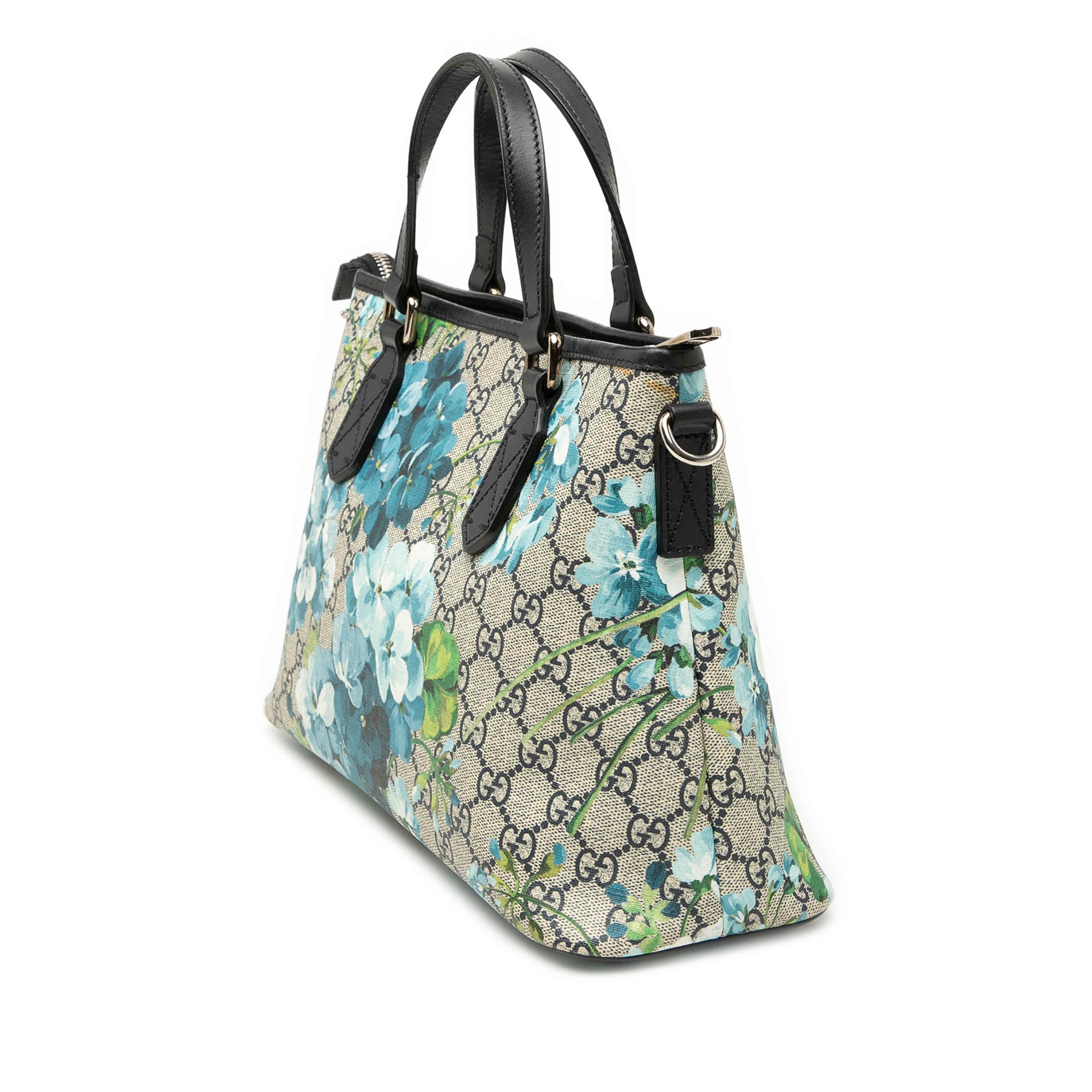 Gucci Gg Supreme Blooms Satchel, från Luxclusif, i färgen beige. Klicka för att öppna bilden i stort format