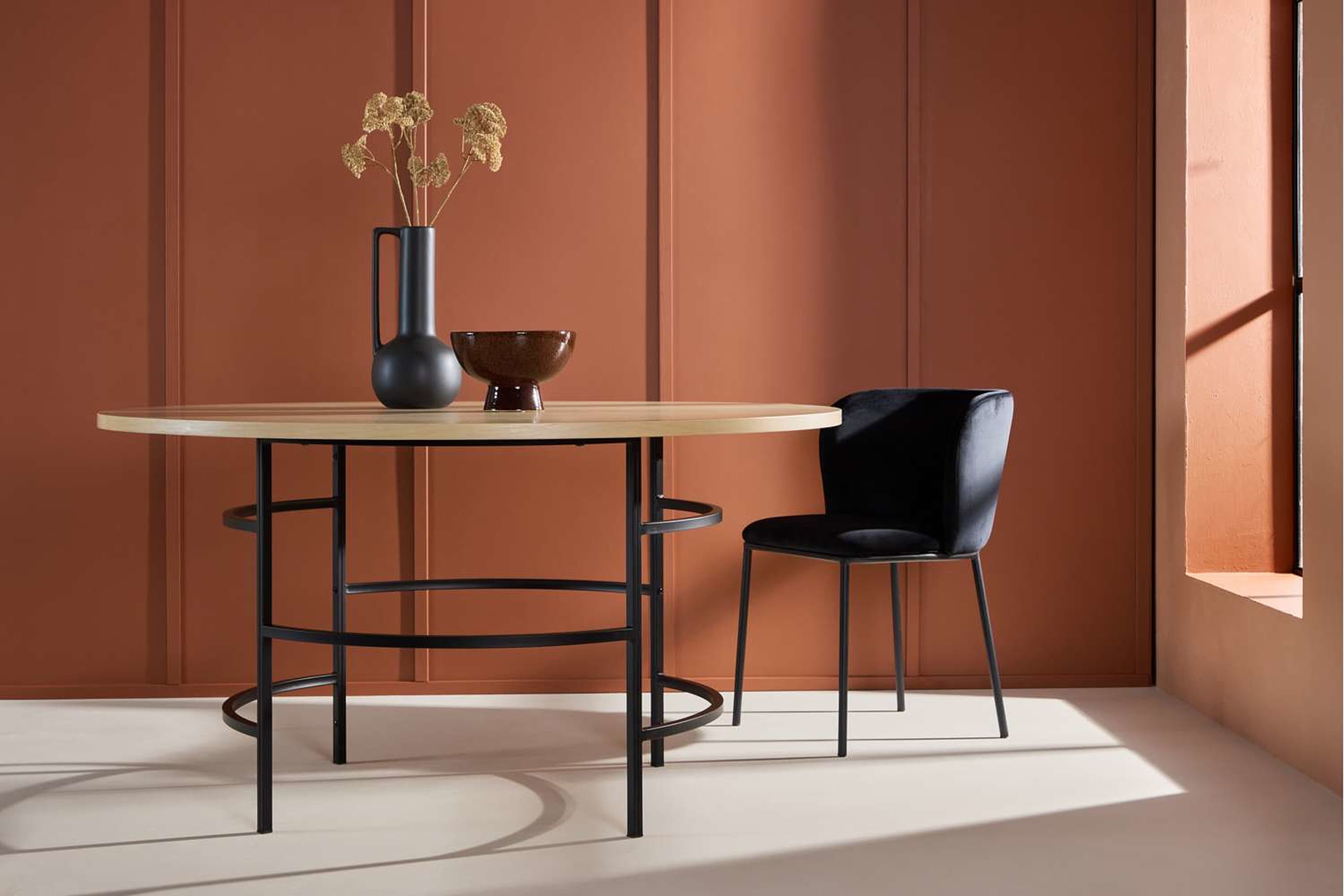 Copenhagen Matbord, från Venture Home, i färgen black,whitewash. Klicka för att öppna bilden i stort format