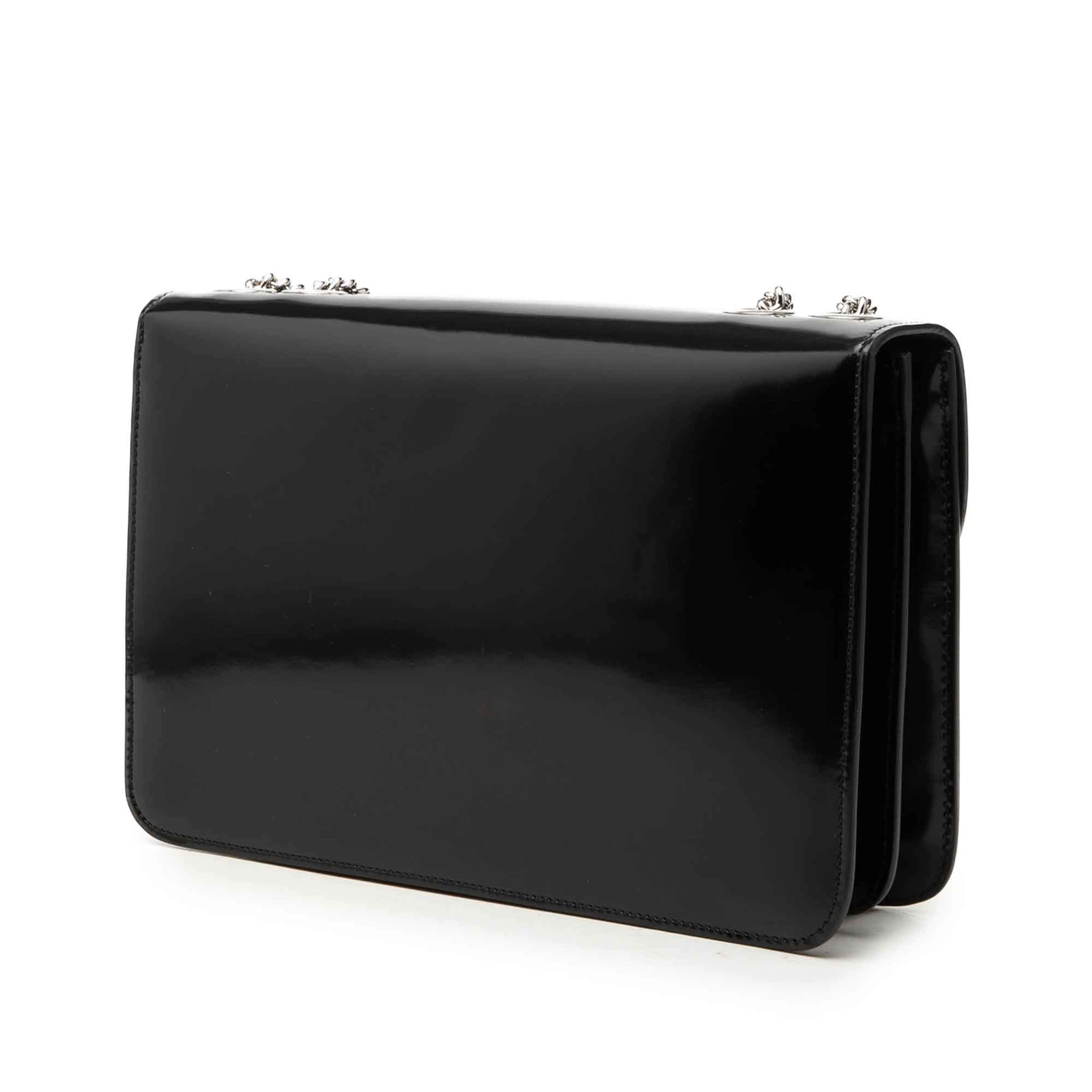 Gucci Medium Patent Interlocking G Crossbody, från Luxclusif, i färgen svart. Klicka för att öppna bilden i stort format