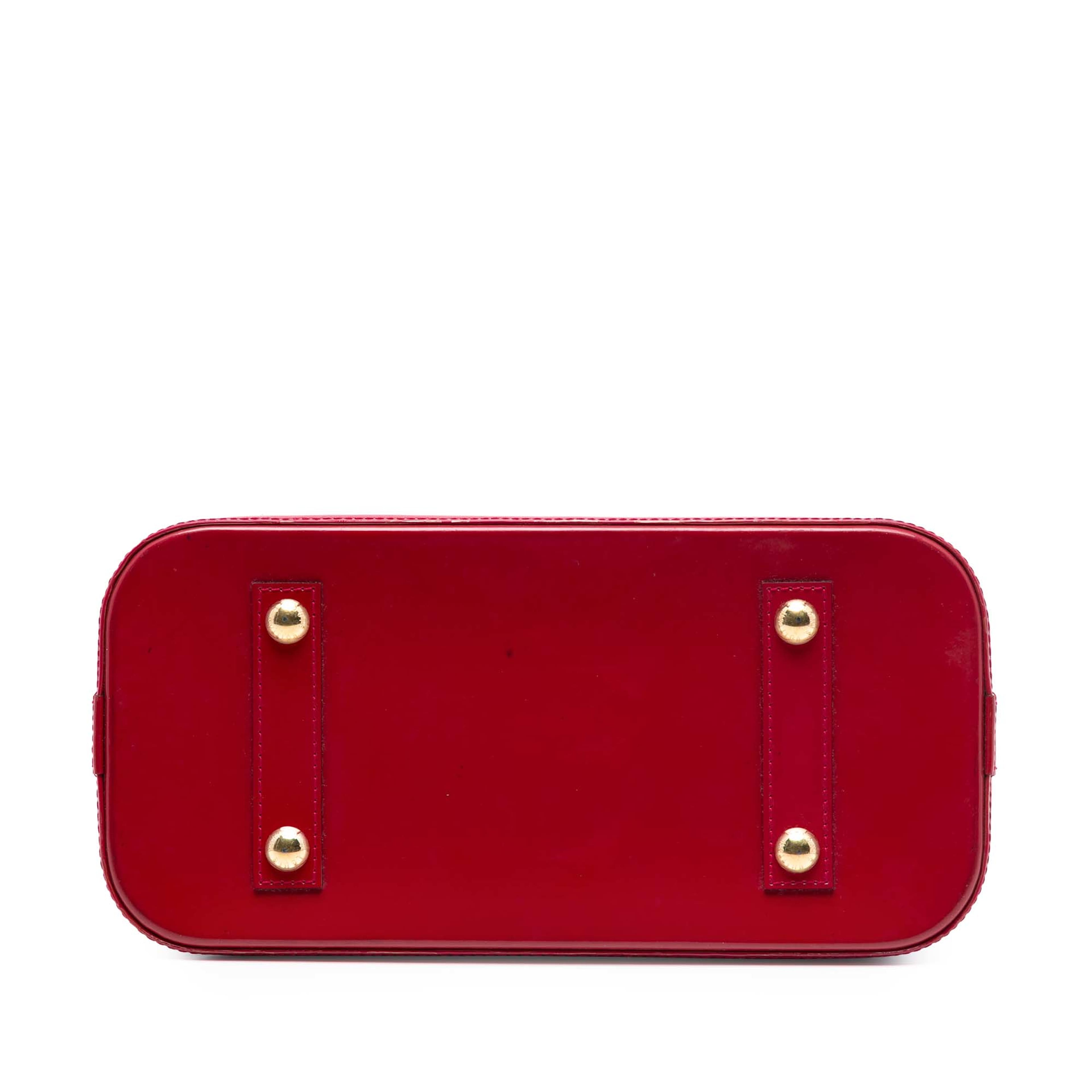 Louis Vuitton Monogram Vernis Alma Pm, från Luxclusif, i färgen red. Klicka för att öppna bilden i stort format