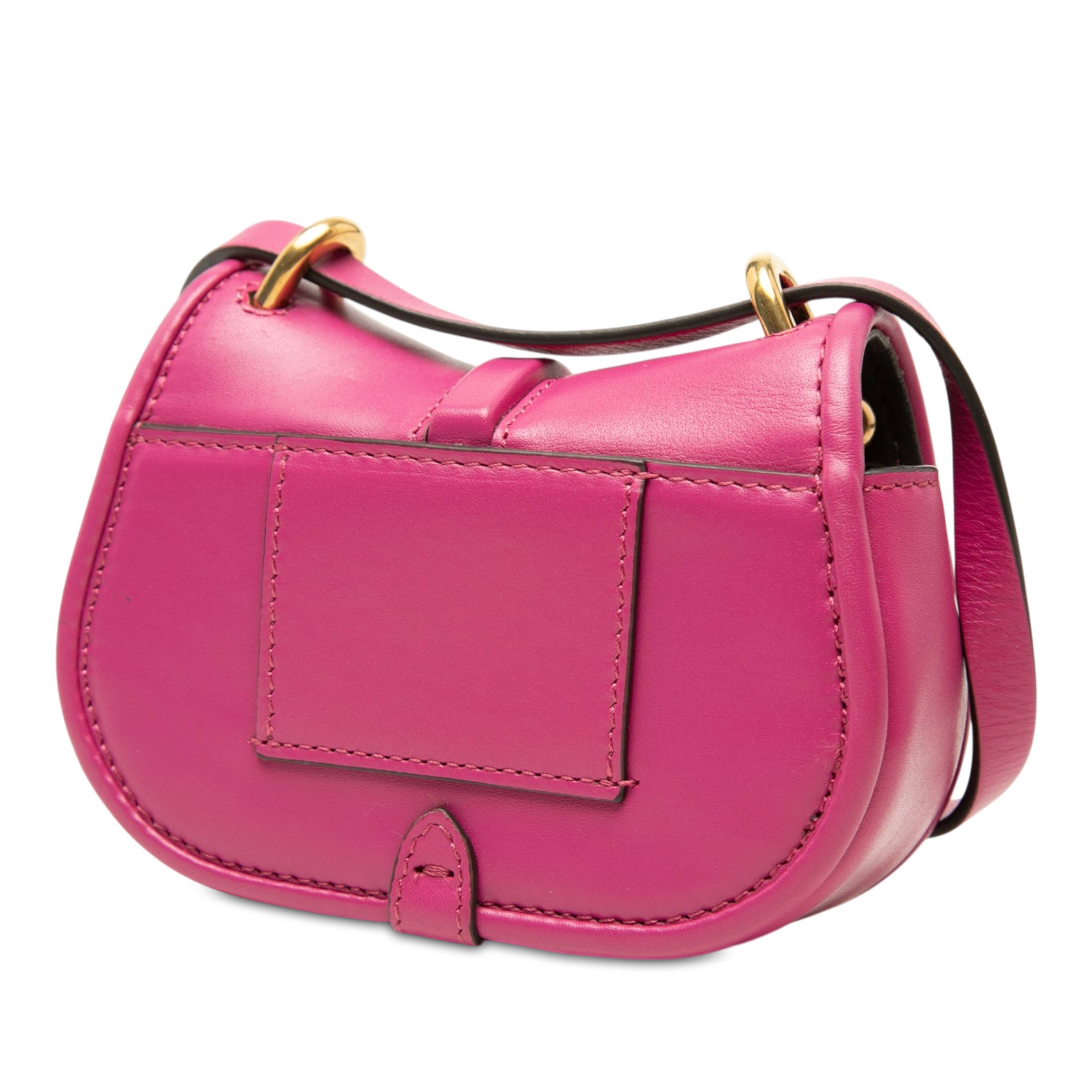 Fendi Nano Leather Ff C Mon Crossbody, från Luxclusif, i färgen rosa. Klicka för att öppna bilden i stort format