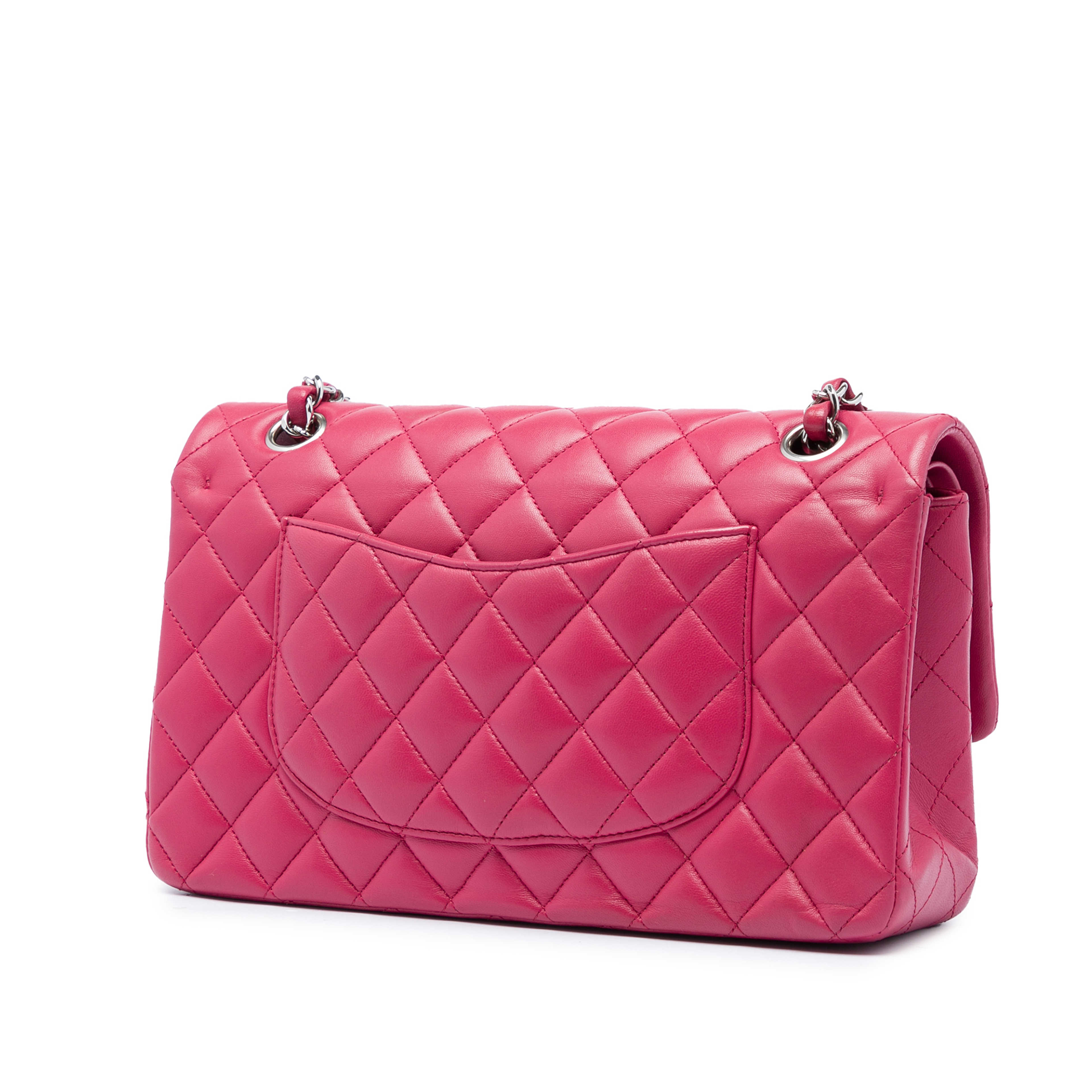 Chanel Medium Classic Lambskin Double Flap, från Luxclusif, i färgen rosa. Klicka för att öppna bilden i stort format