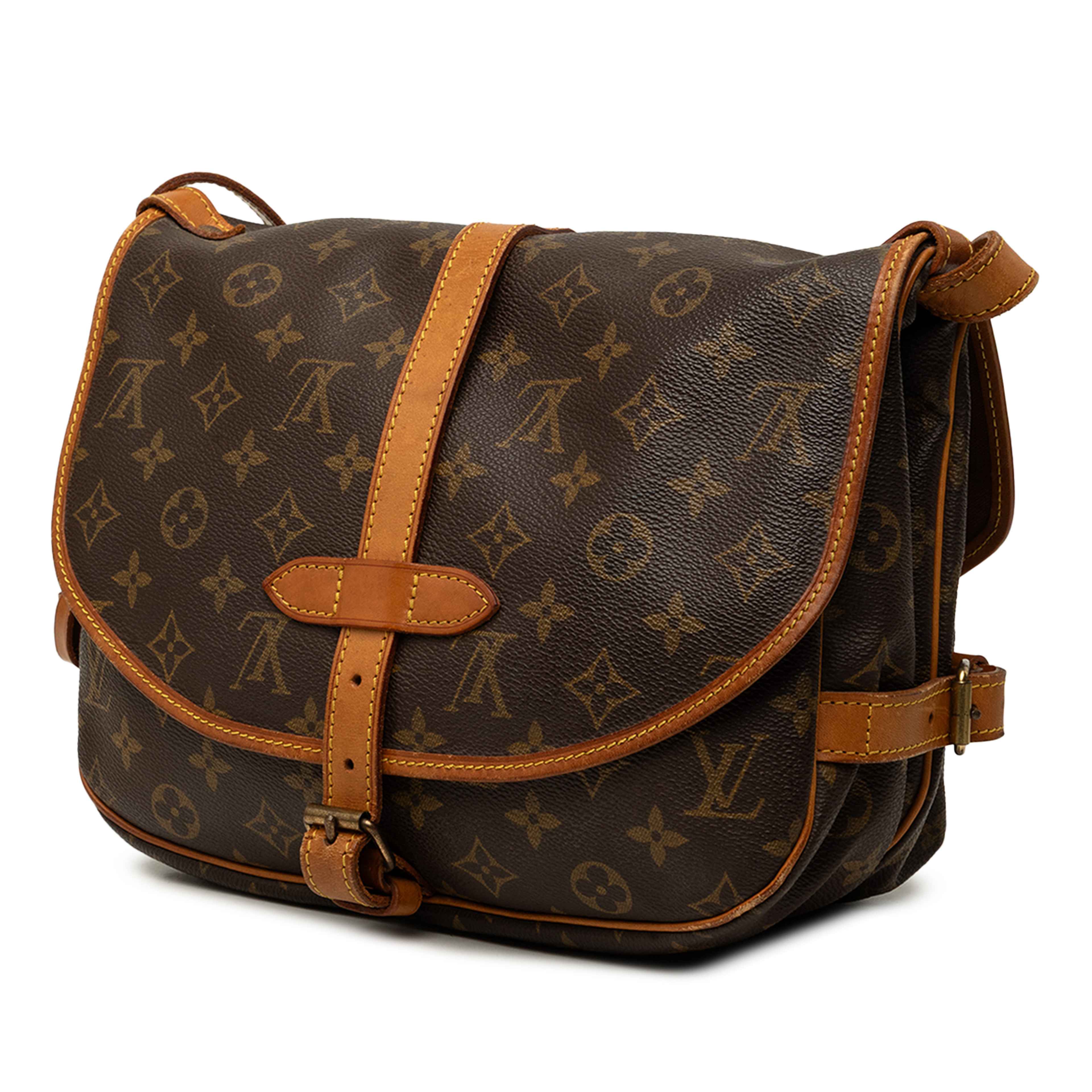 Louis Vuitton Monogram Saumur 25, från Luxclusif, i färgen brun. Klicka för att öppna bilden i stort format