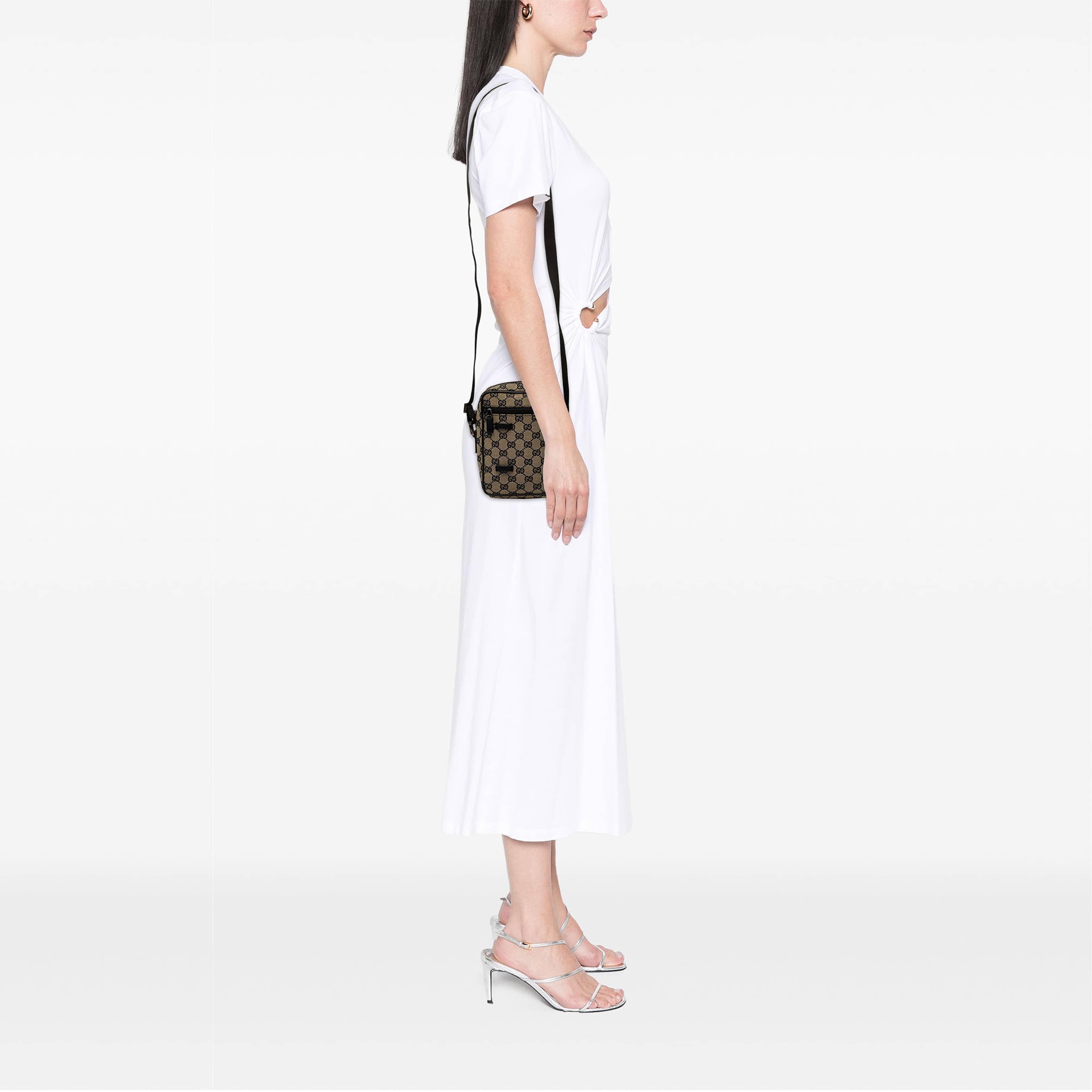 Gucci Gg Canvas Crossbody, från Luxclusif, i färgen beige. Klicka för att öppna bilden i stort format