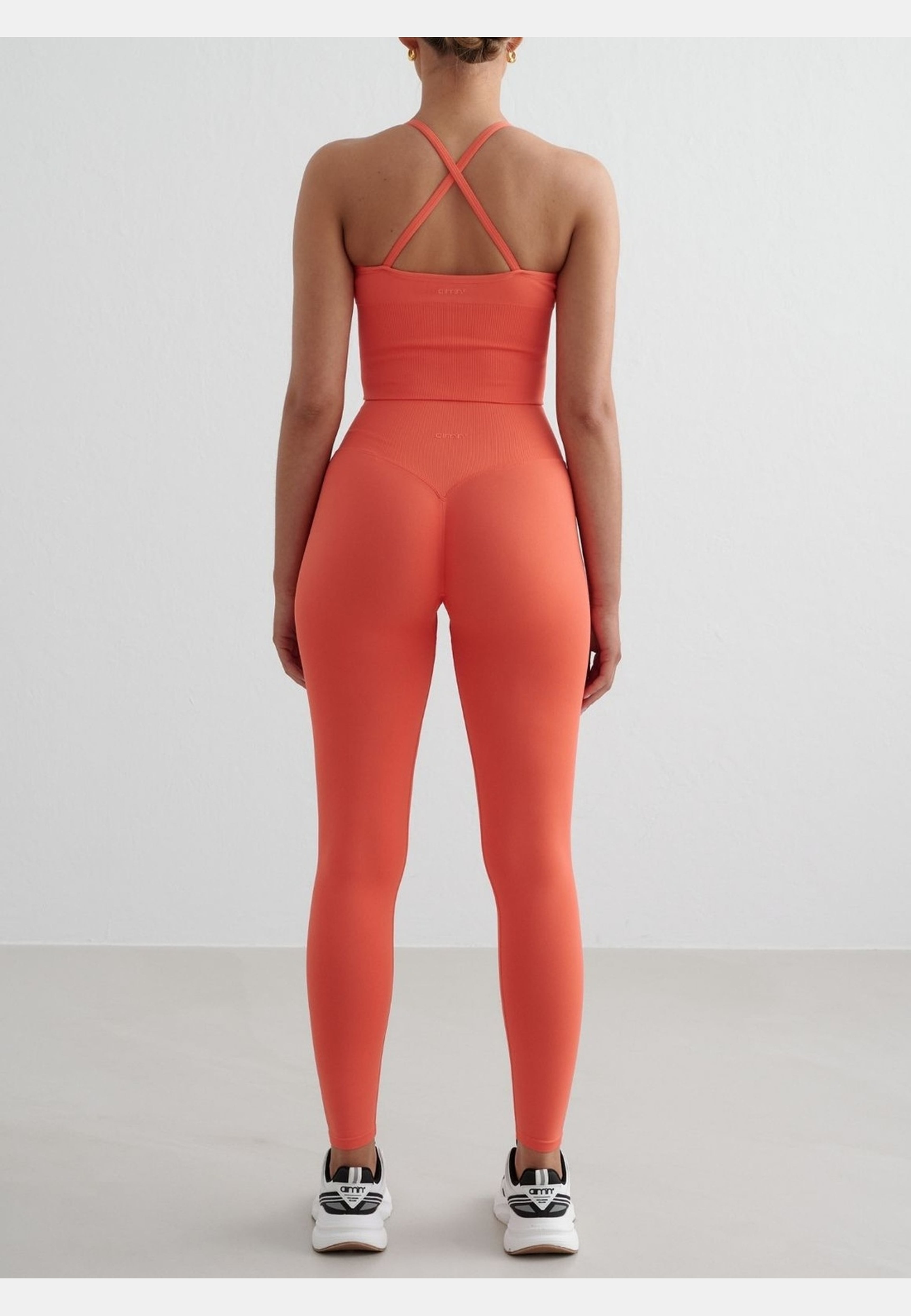 Shape Seamless Tights, från aim'n, i färgen tangerine. Klicka för att öppna bilden i stort format