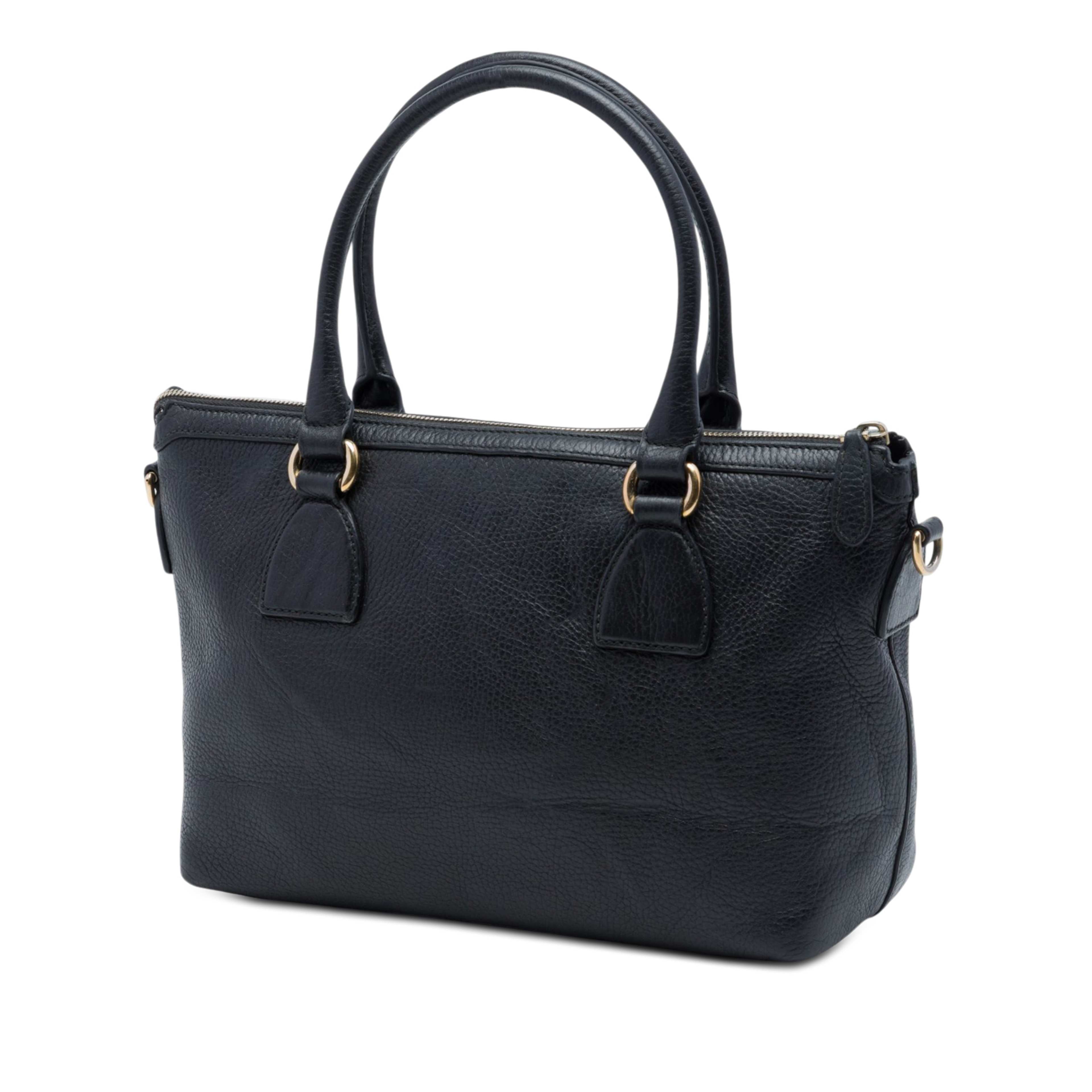 Gucci Dollar Calfskin Gg Charm Satchel, från Luxclusif, i färgen svart. Klicka för att öppna bilden i stort format