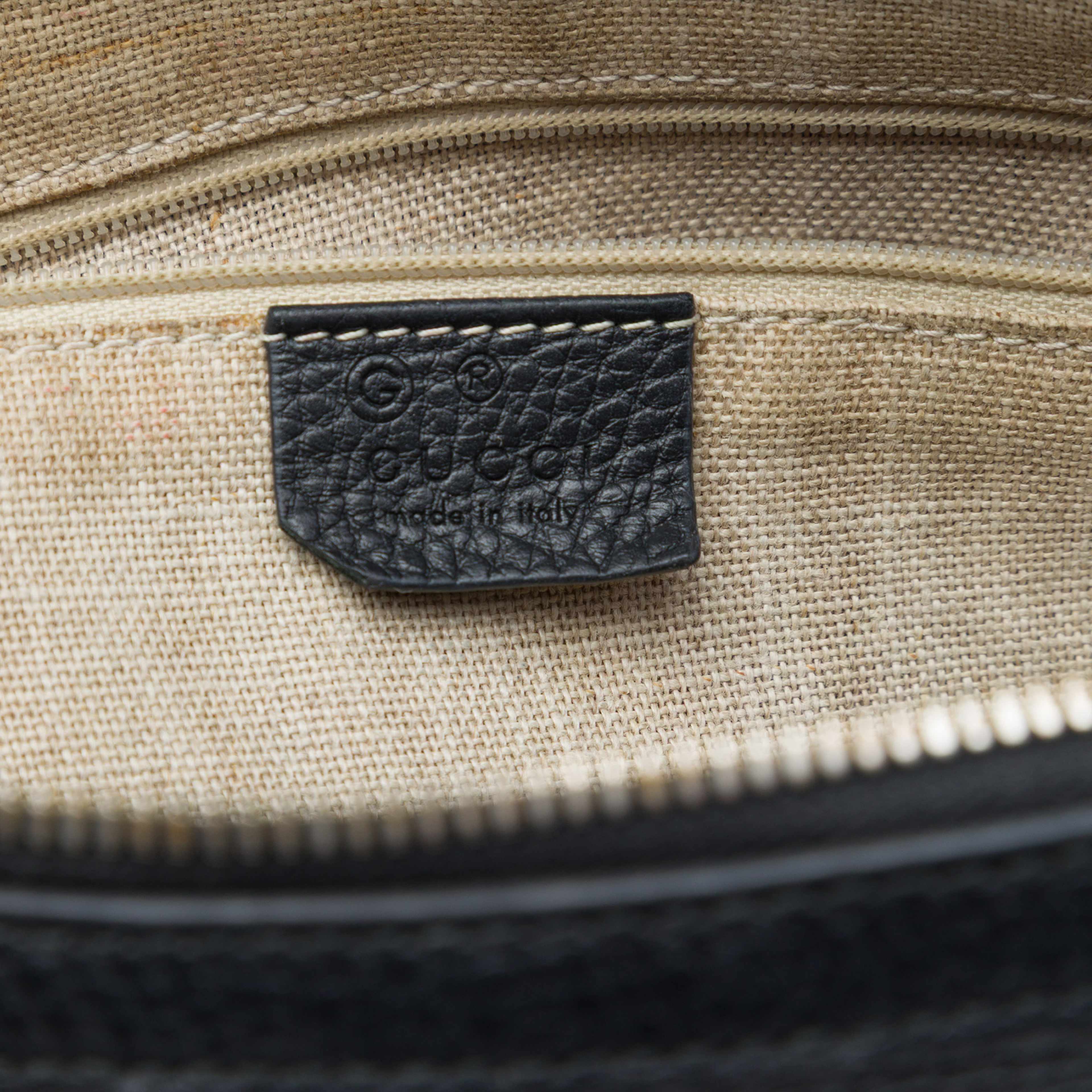 Gucci Dollar Calfskin Gg Charm Satchel, från Luxclusif, i färgen svart. Klicka för att öppna bilden i stort format