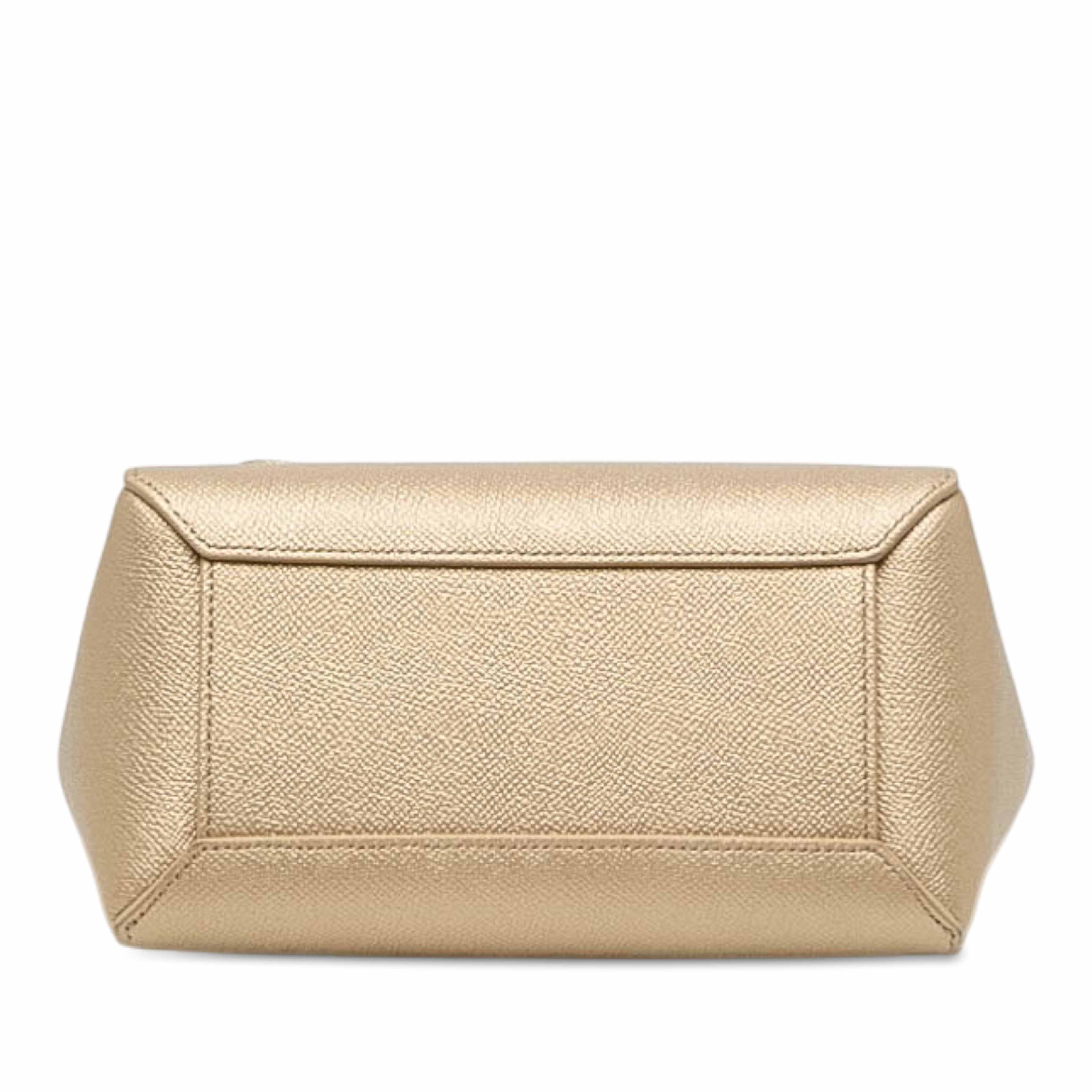 Celine Nano Grained Calfskin Belt Bag, från Luxclusif, i färgen guld. Klicka för att öppna bilden i stort format