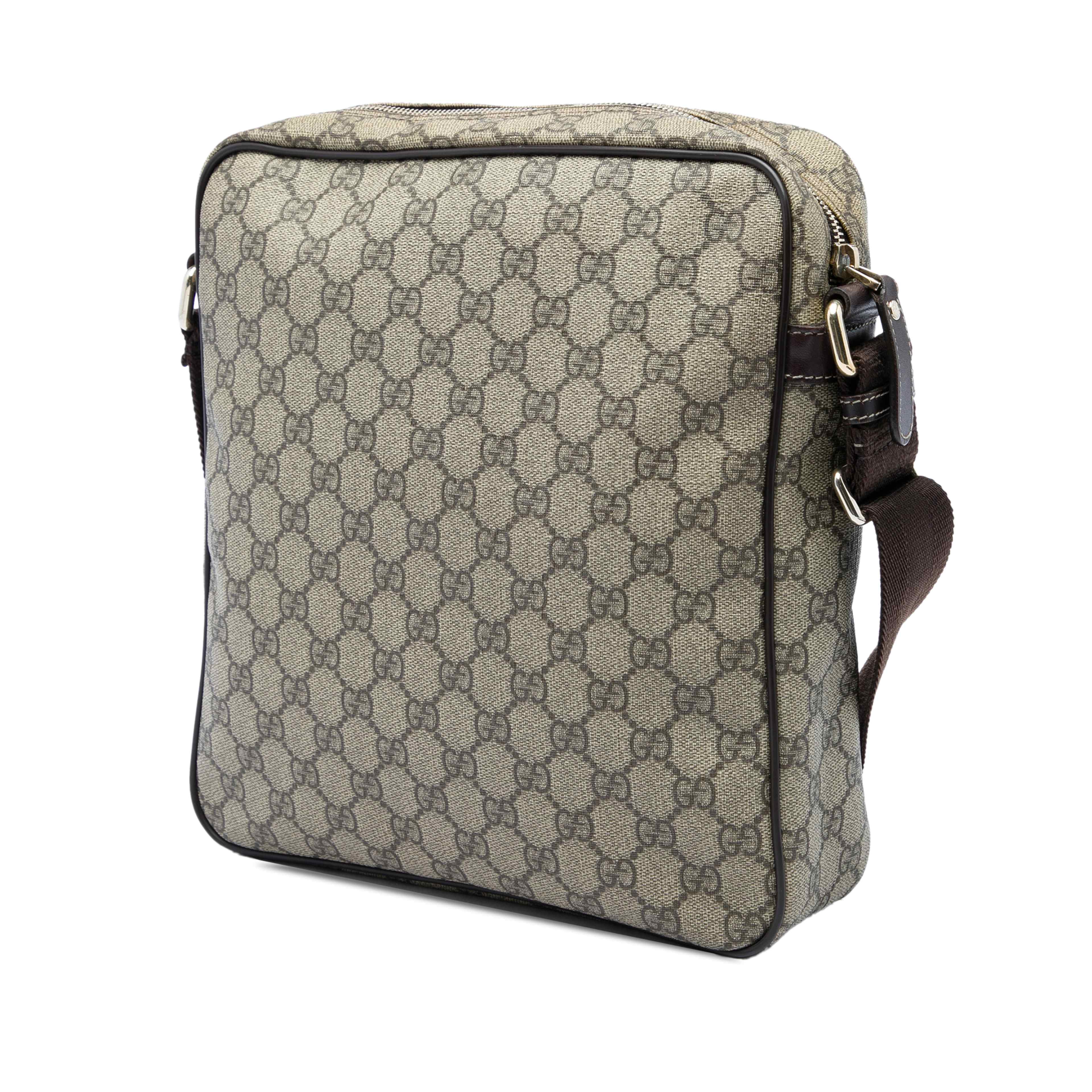 Gucci Gg Supreme Crossbody, från Luxclusif, i färgen beige. Klicka för att öppna bilden i stort format