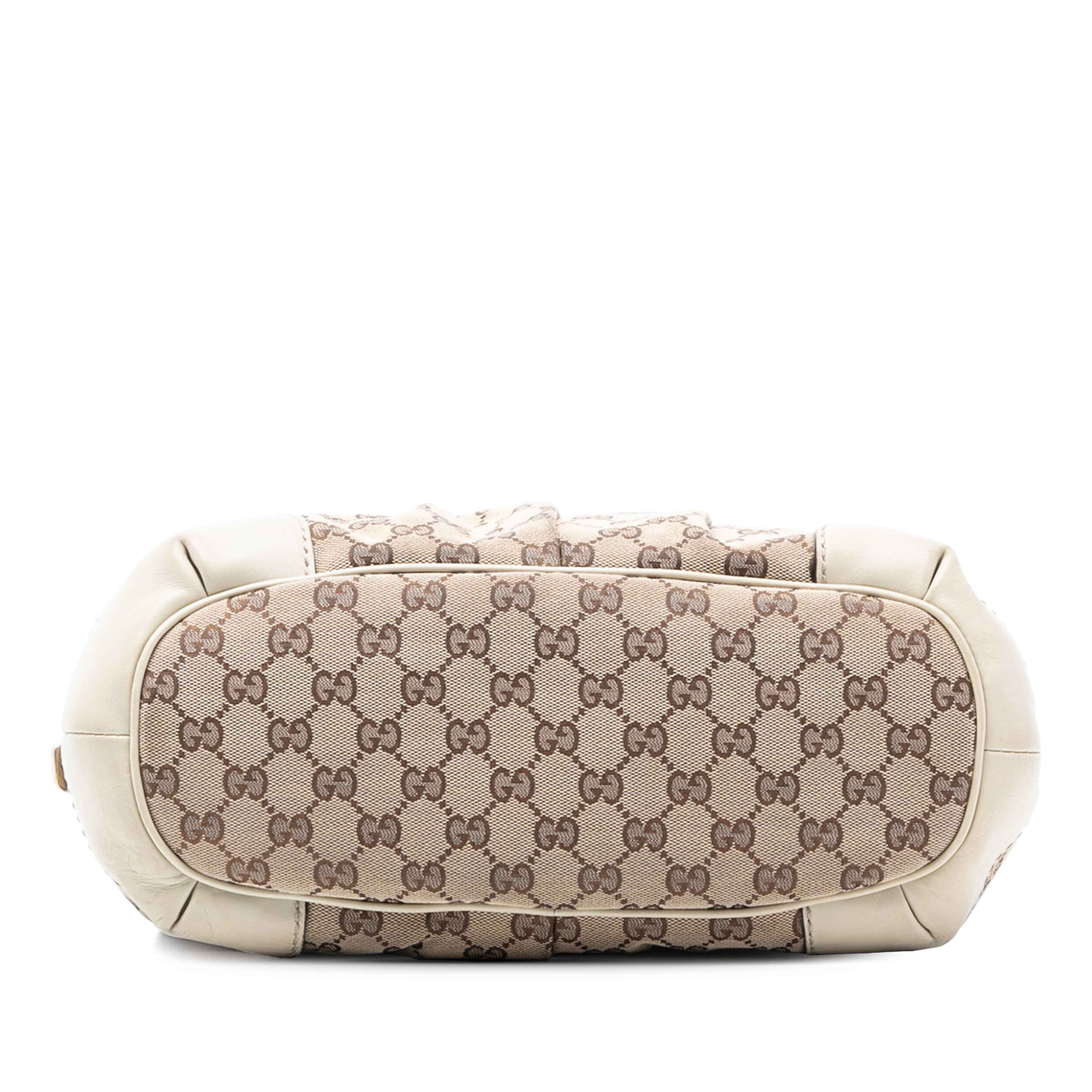 Gucci Gg Canvas Sukey Satchel, från Luxclusif, i färgen beige. Klicka för att öppna bilden i stort format