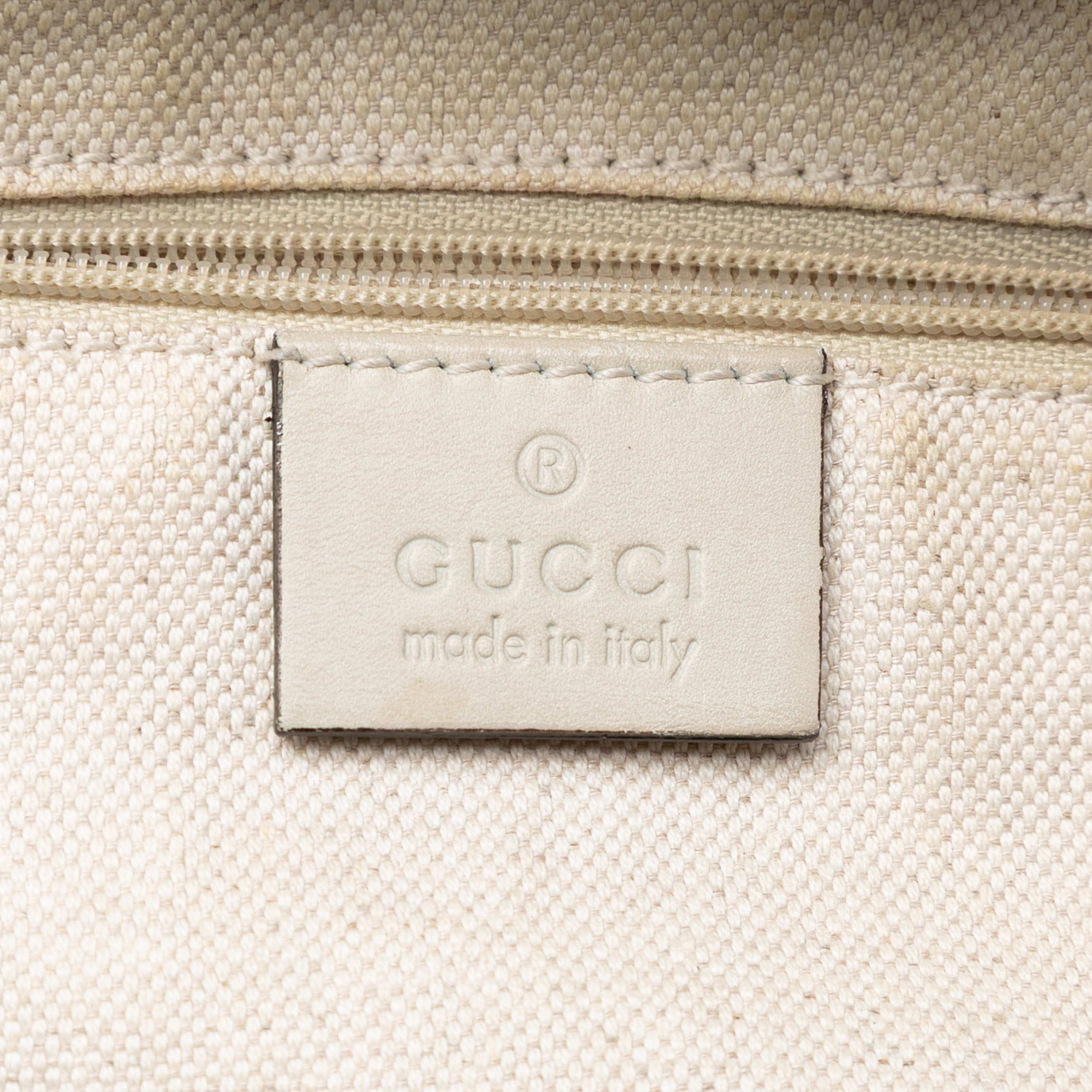 Gucci Gg Canvas Sukey Satchel, från Luxclusif, i färgen beige. Klicka för att öppna bilden i stort format