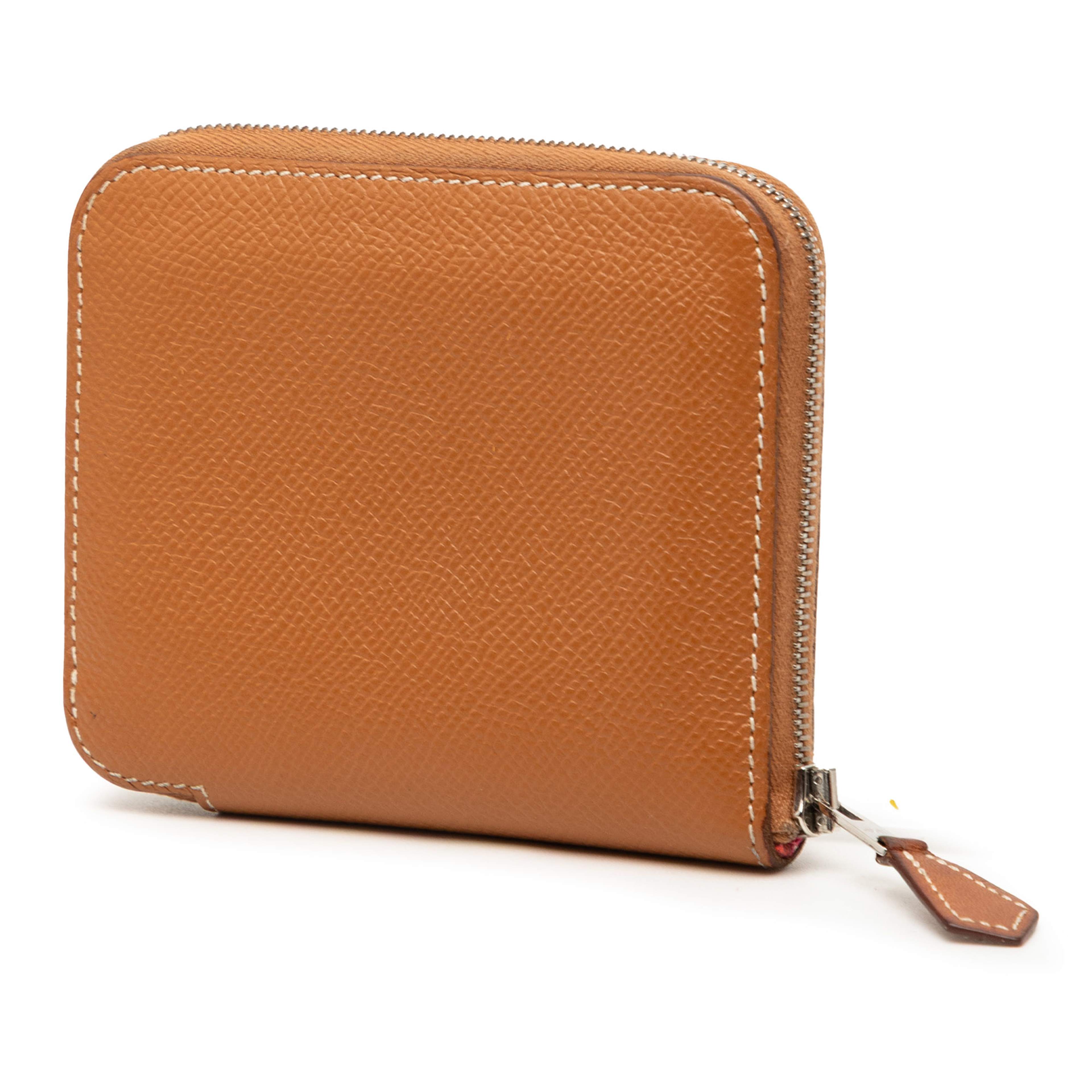 Hermès Epsom Silk In Compact Wallet, från Luxclusif, i färgen brown. Klicka för att öppna bilden i stort format