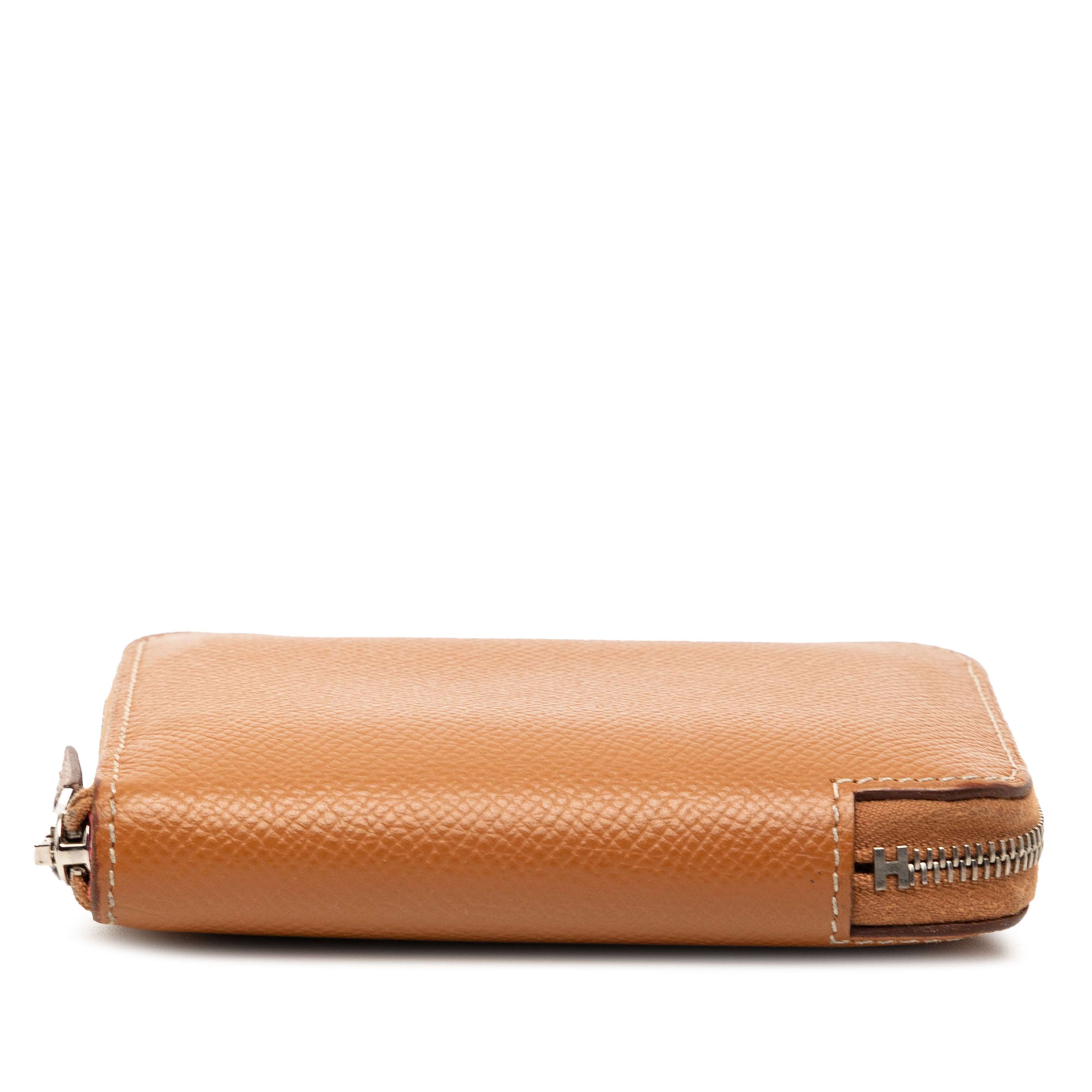 Hermès Epsom Silk In Compact Wallet, från Luxclusif, i färgen brun. Klicka för att öppna bilden i stort format