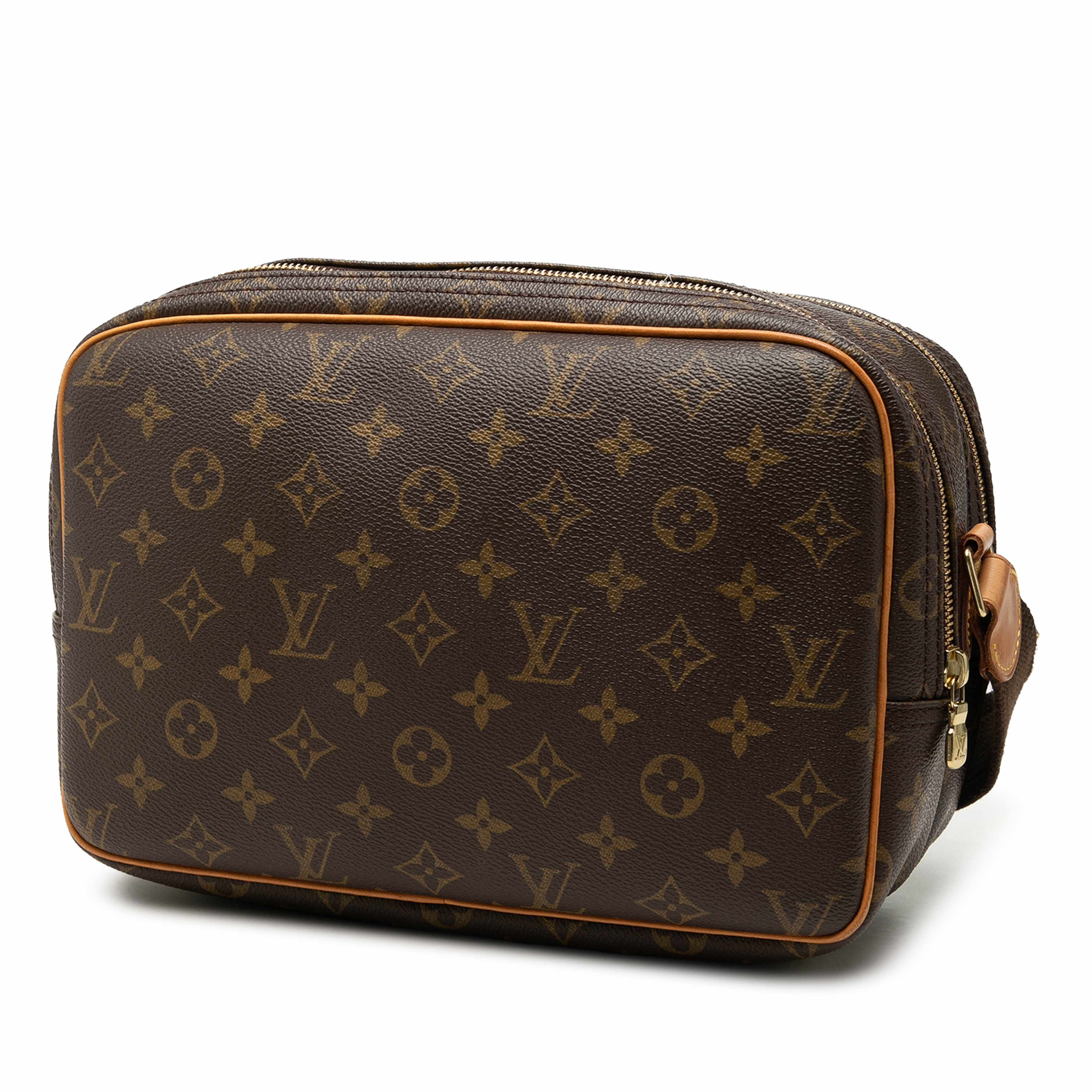 Louis Vuitton Monogram Reporter Pm, från Luxclusif, i färgen brun. Klicka för att öppna bilden i stort format