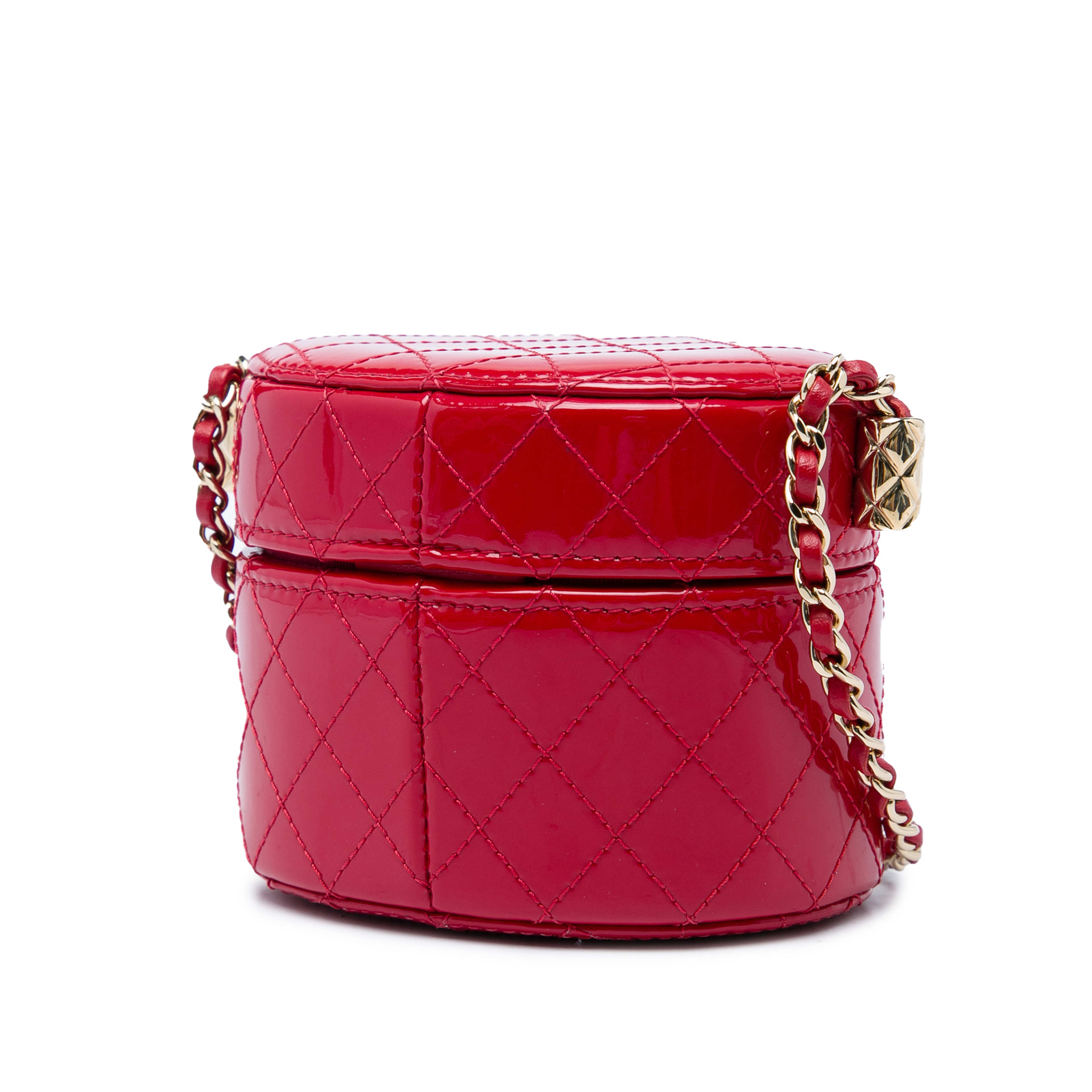 Chanel Mini Quilted Patent Cc Allure Vanity Case, från Luxclusif, i färgen röd. Klicka för att öppna bilden i stort format