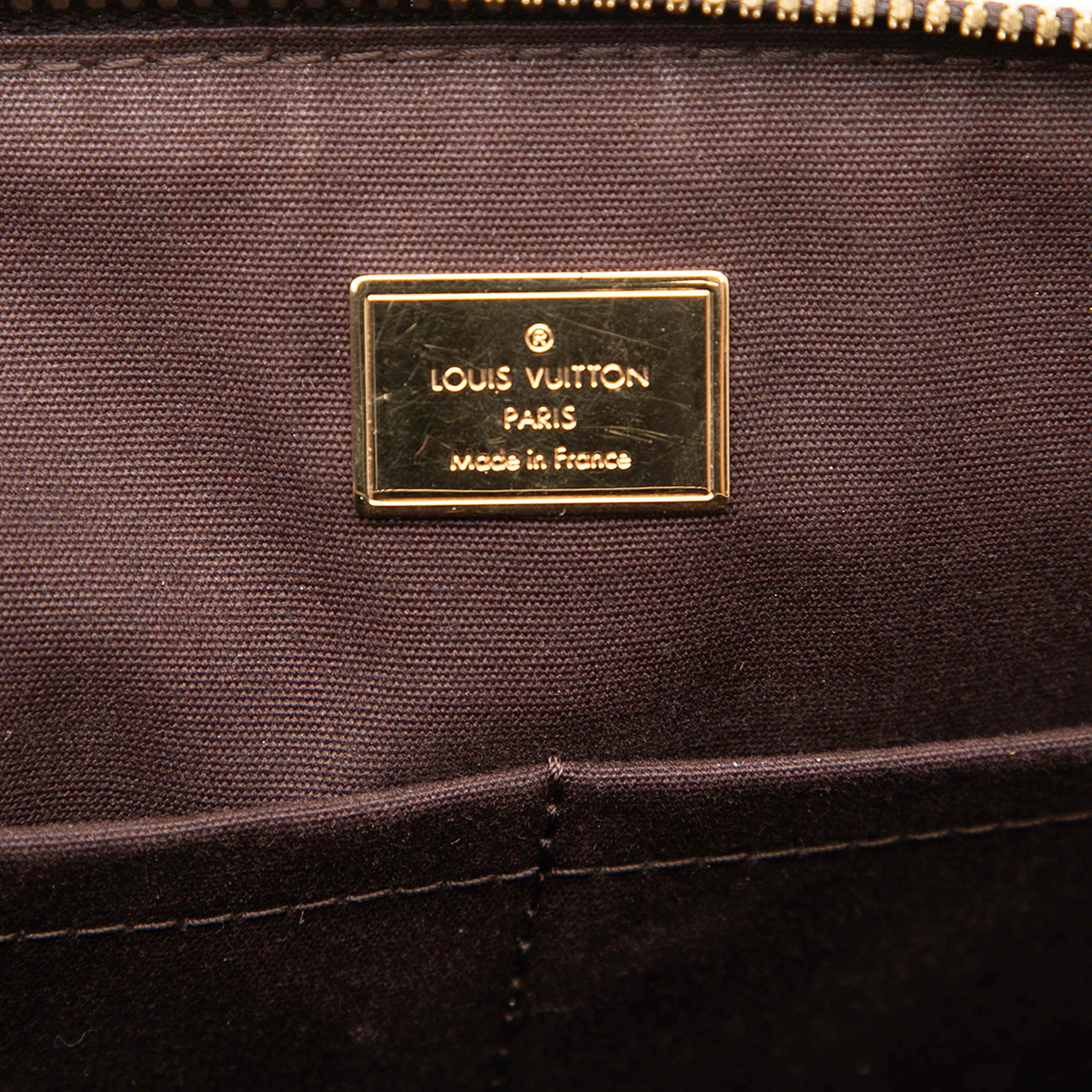 Louis Vuitton Monogram Vernis Santa Monica, från Luxclusif, i färgen purpur. Klicka för att öppna bilden i stort format