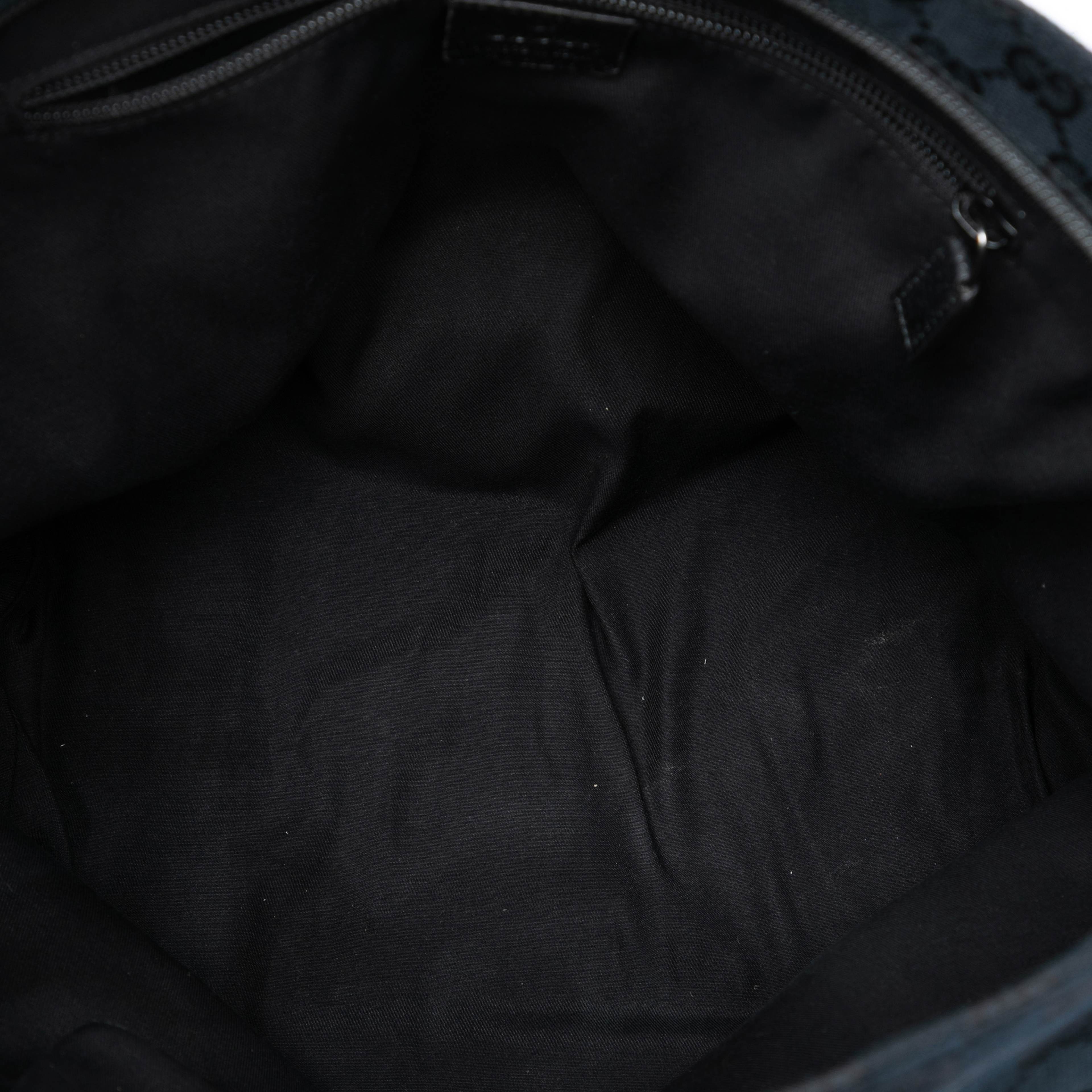 Gucci Gg Canvas Web Crossbody, från Luxclusif, i färgen navy. Klicka för att öppna bilden i stort format