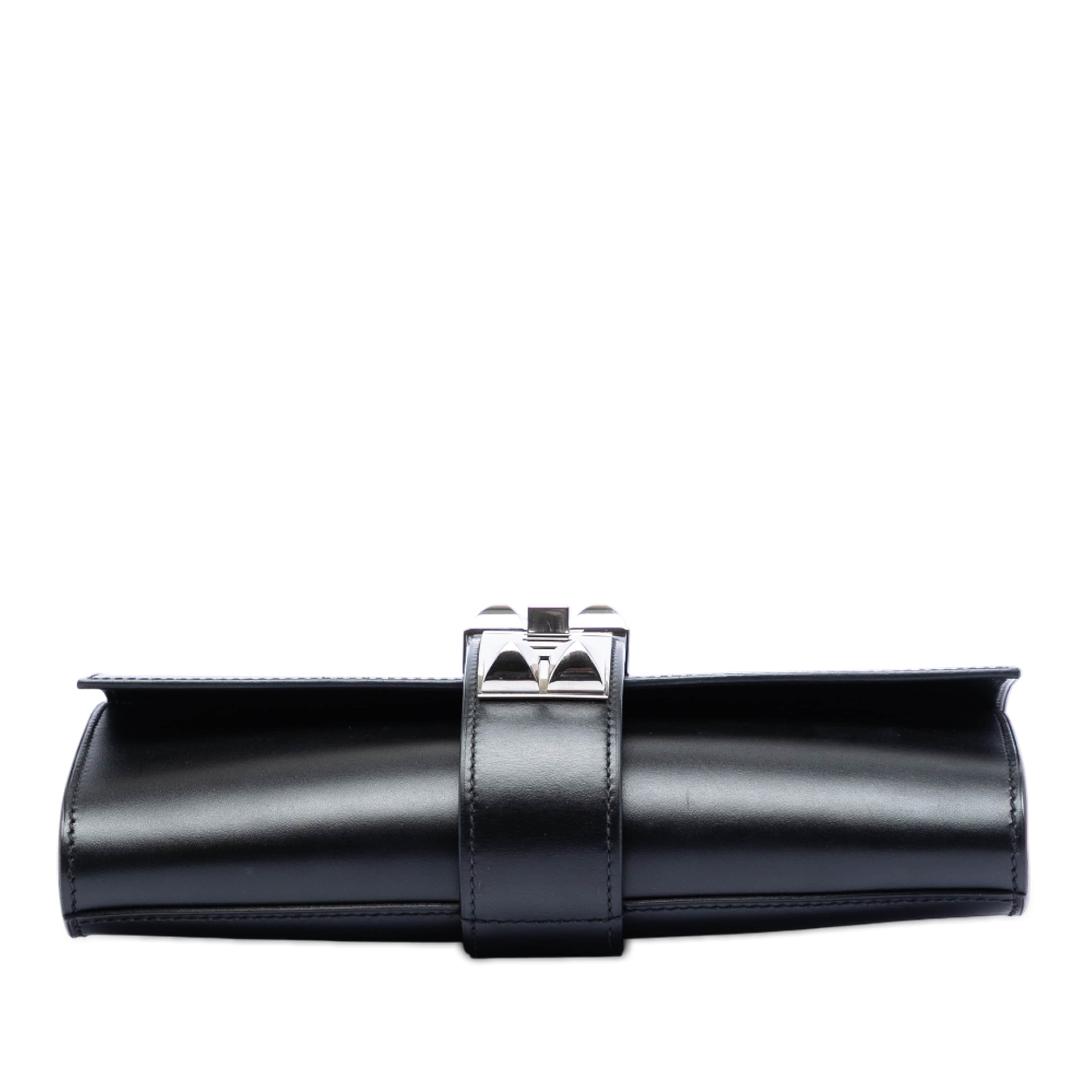 Hermès Tadelakt Medor Clutch 23, från Luxclusif, i färgen black. Klicka för att öppna bilden i stort format