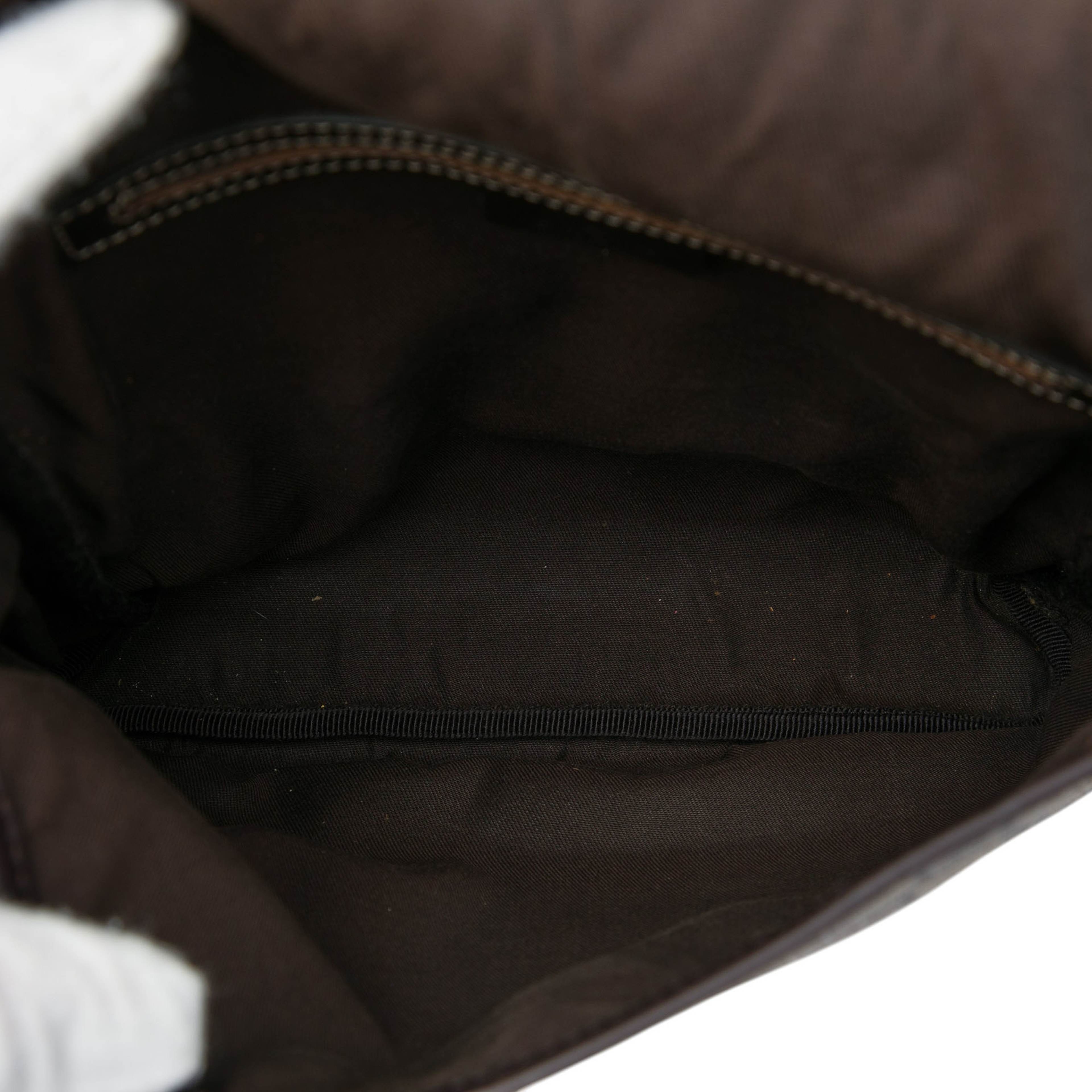 Gucci Gg Supreme Crossbody, från Luxclusif, i färgen beige. Klicka för att öppna bilden i stort format