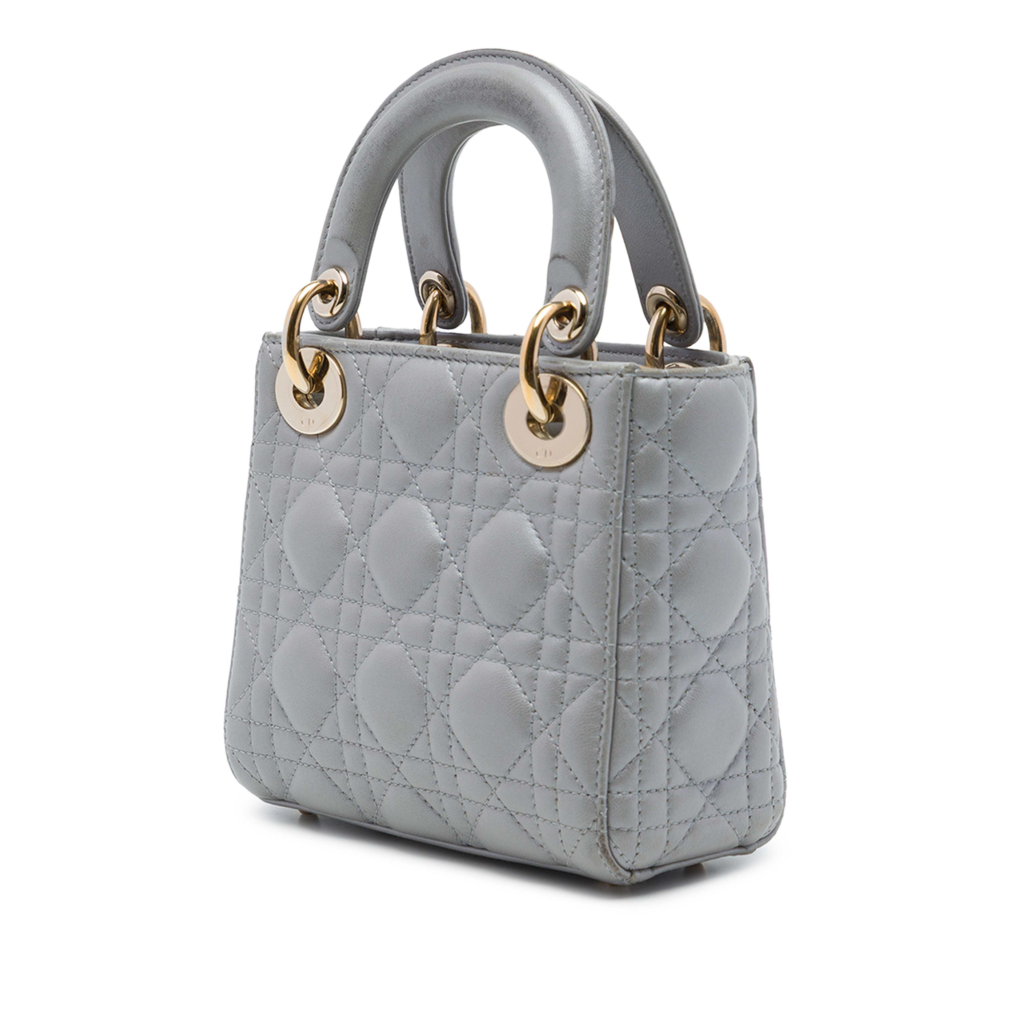 Dior Mini Metallic Lambskin Cannage Lady Dior, från Luxclusif, i färgen grå. Klicka för att öppna bilden i stort format