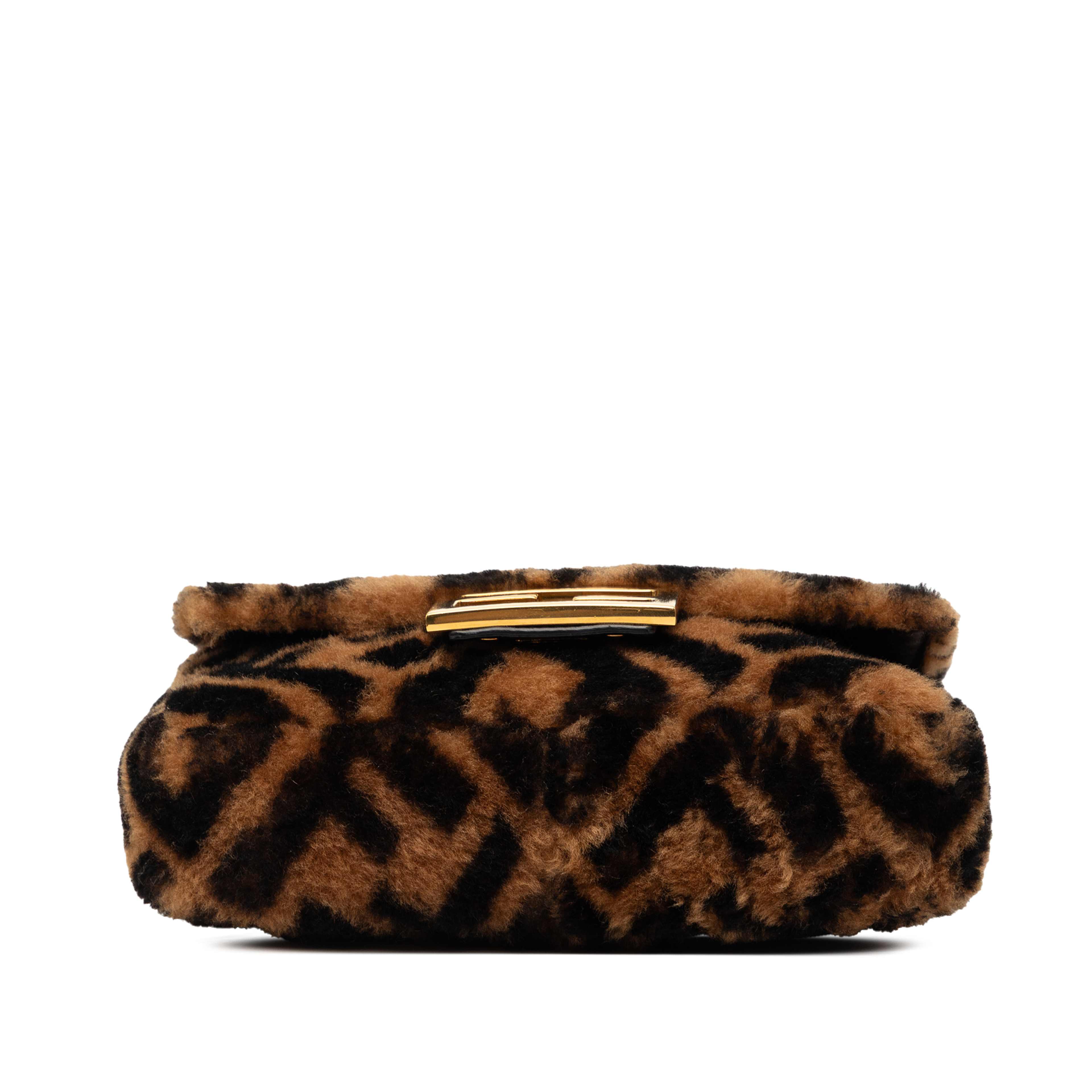 Fendi Mini Zucca Shearling Chain Baguette Satchel, från Luxclusif, i färgen brown. Klicka för att öppna bilden i stort format