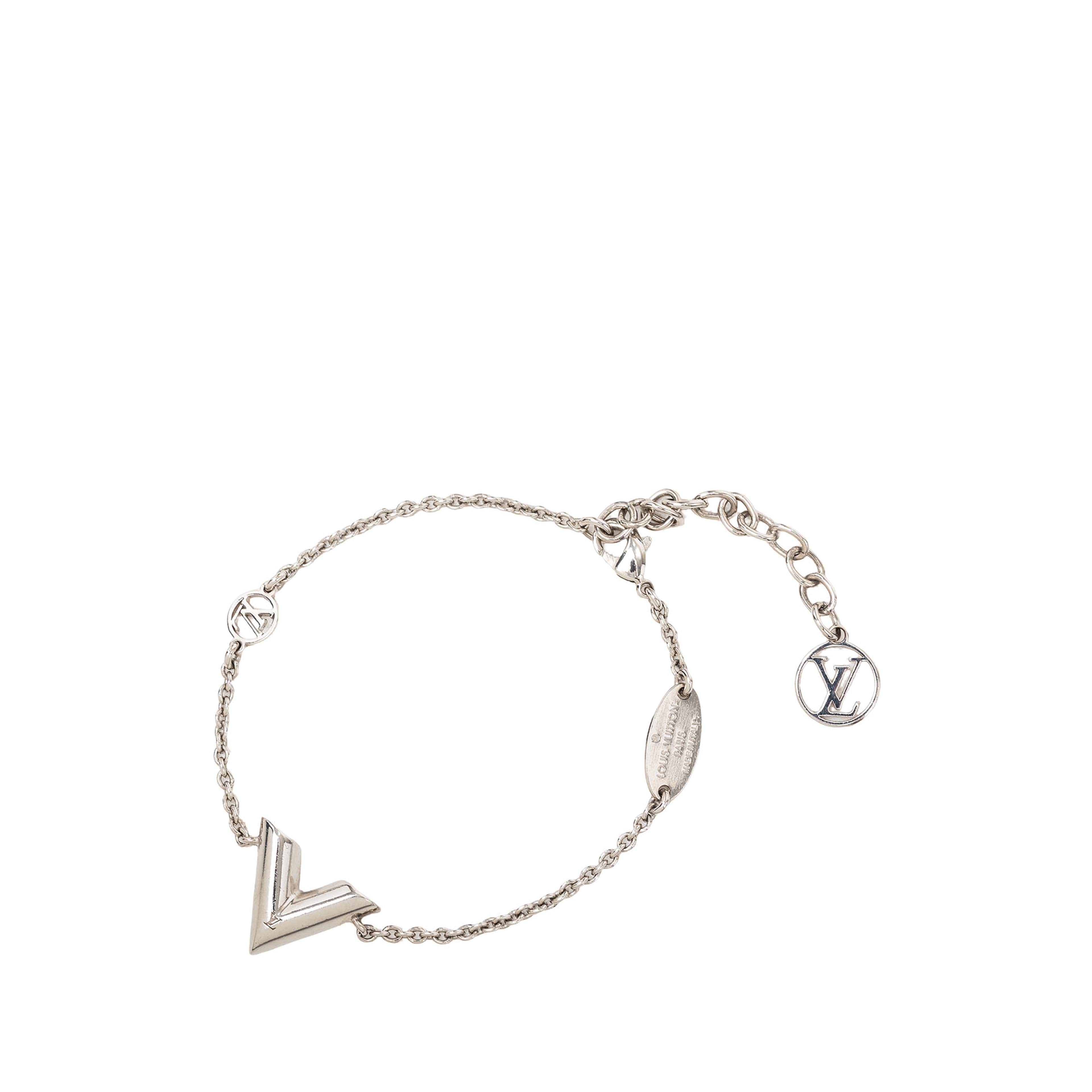 Louis Vuitton Brass Essential V Supple Bracelet, från Luxclusif, i färgen silver. Klicka för att öppna bilden i stort format