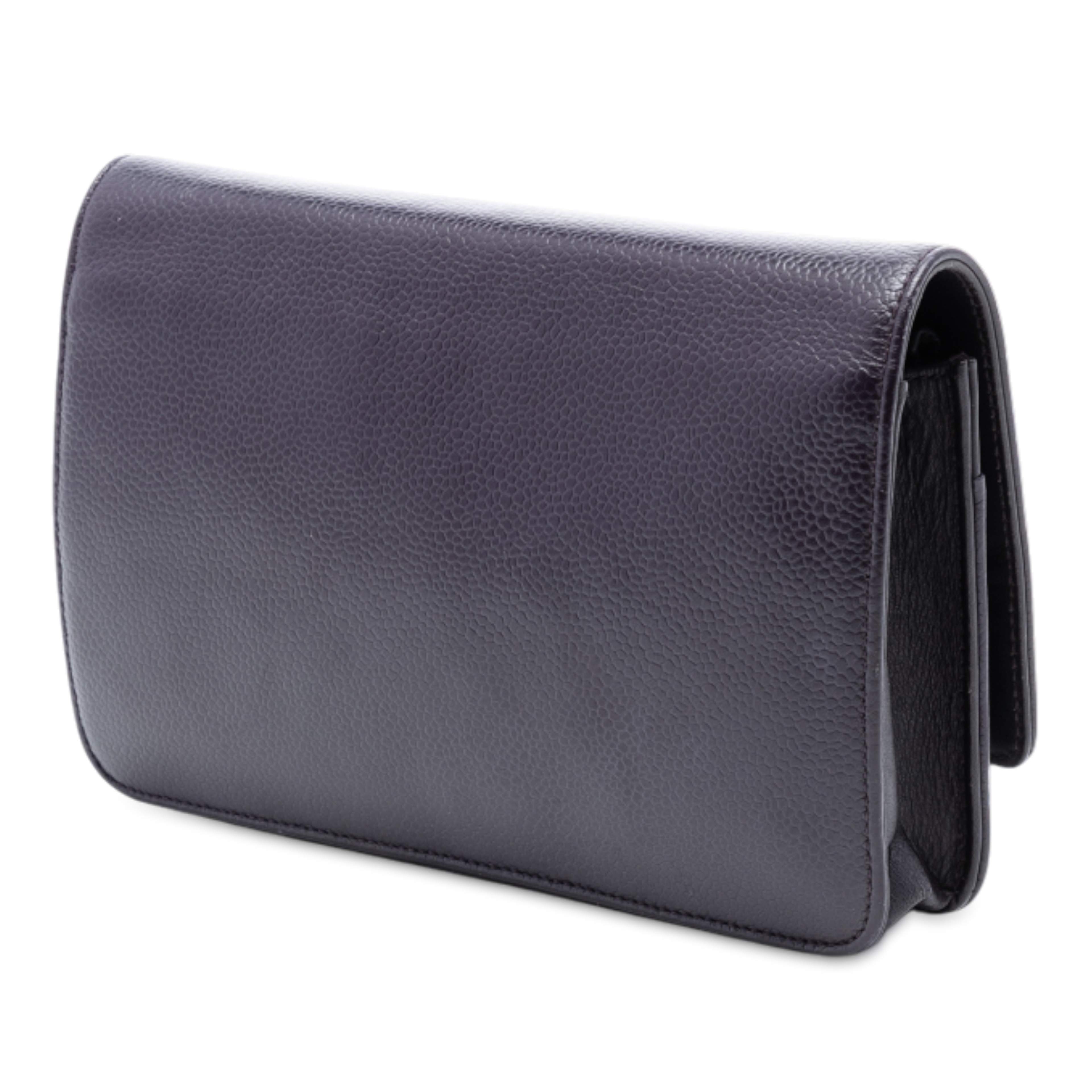 Chanel Cc Caviar Wallet On Chain, från Luxclusif, i färgen plum. Klicka för att öppna bilden i stort format