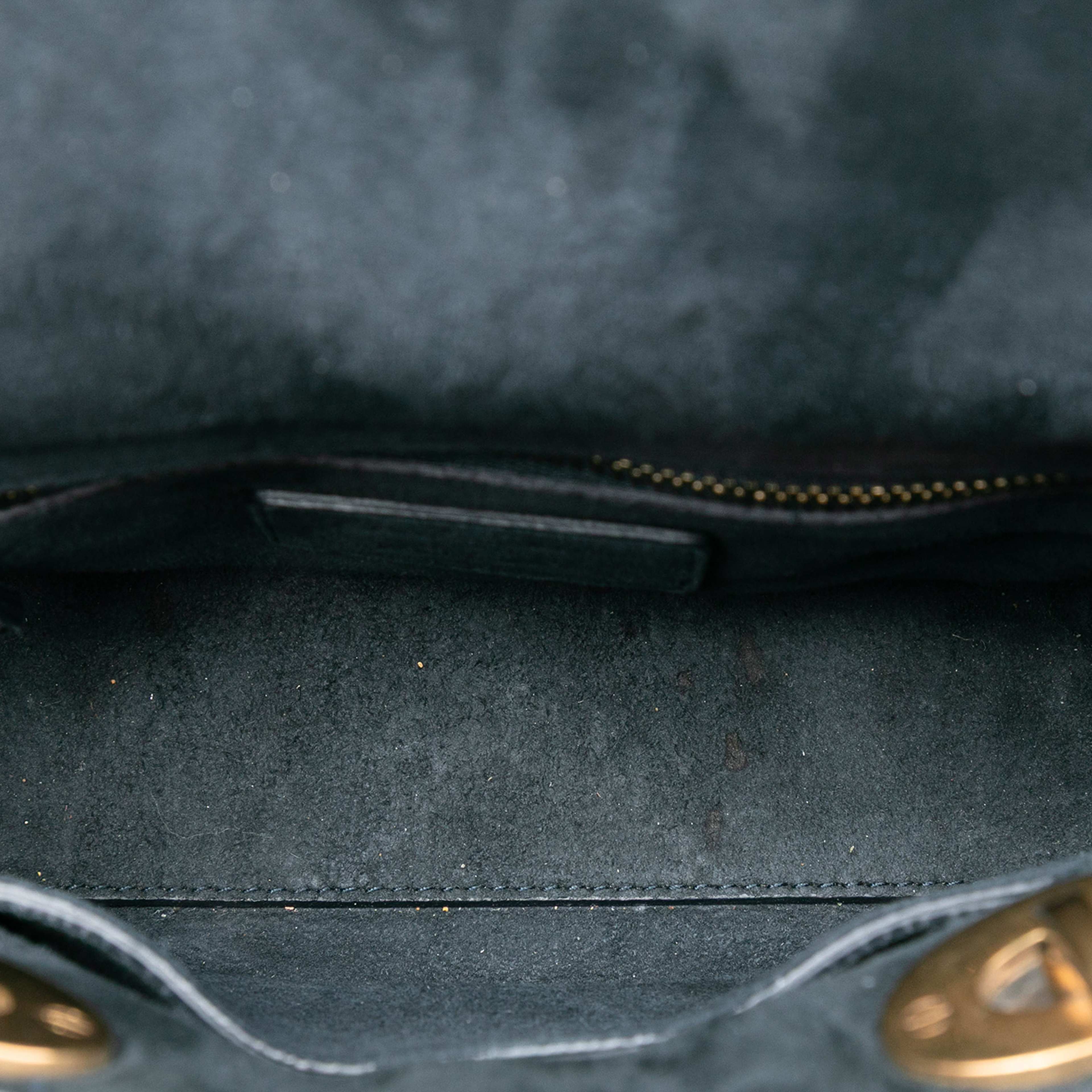 Dior Mini Denim Cannage Studded Supple Lady Dior, från Luxclusif, i färgen navy. Klicka för att öppna bilden i stort format