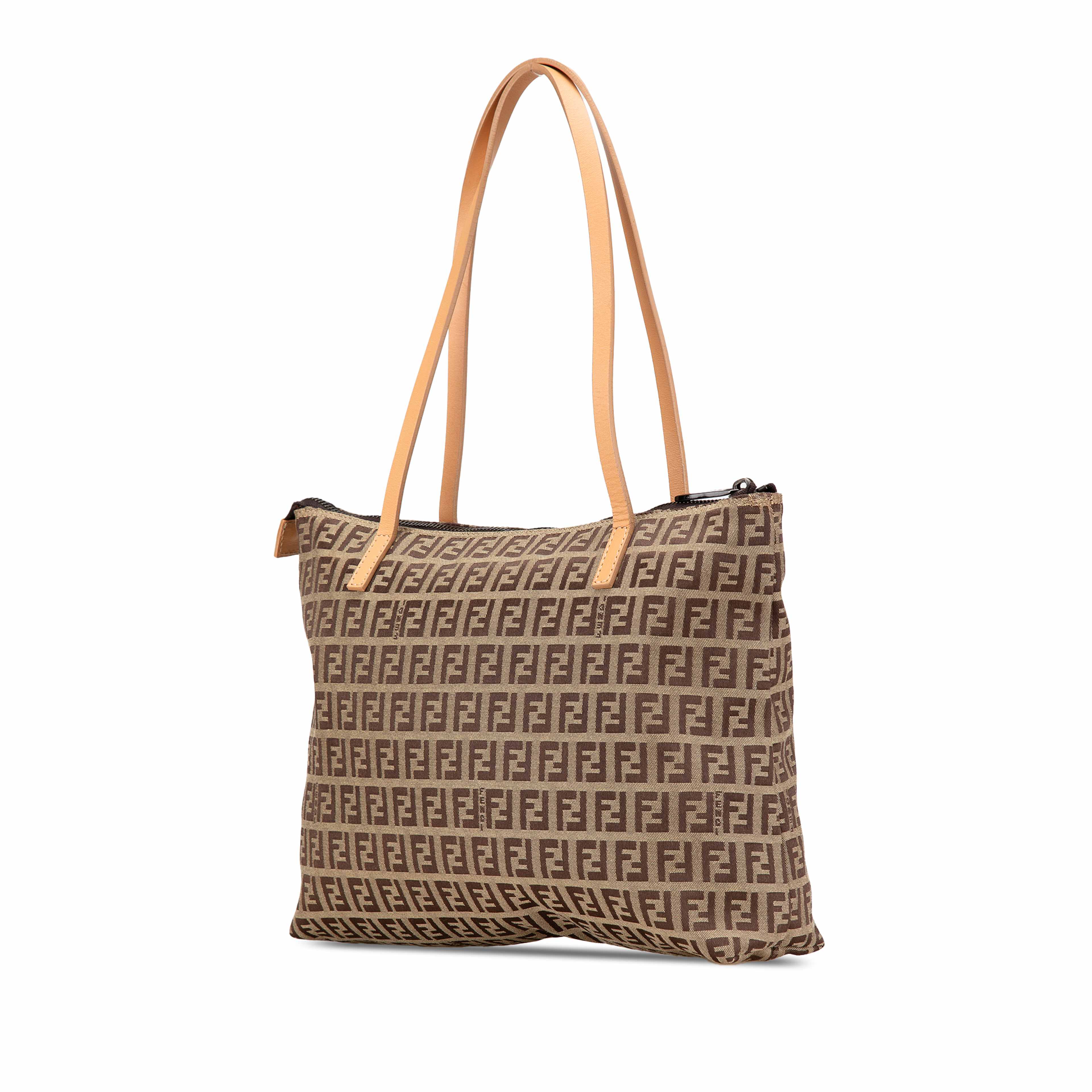 Fendi Zucchino Canvas Tote, från Luxclusif, i färgen beige. Klicka för att öppna bilden i stort format