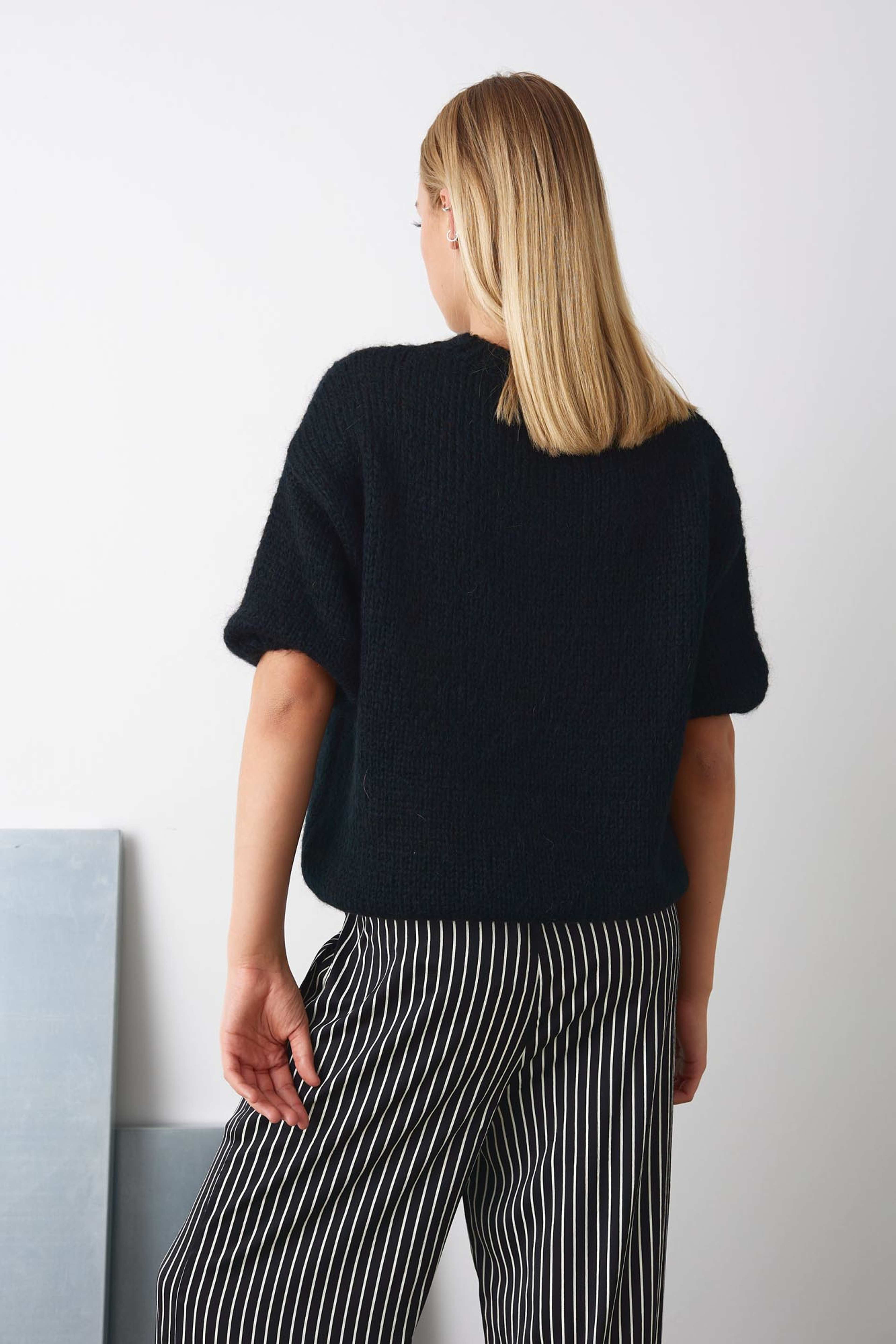 Amour Knit - Dark Grey Pink Combo