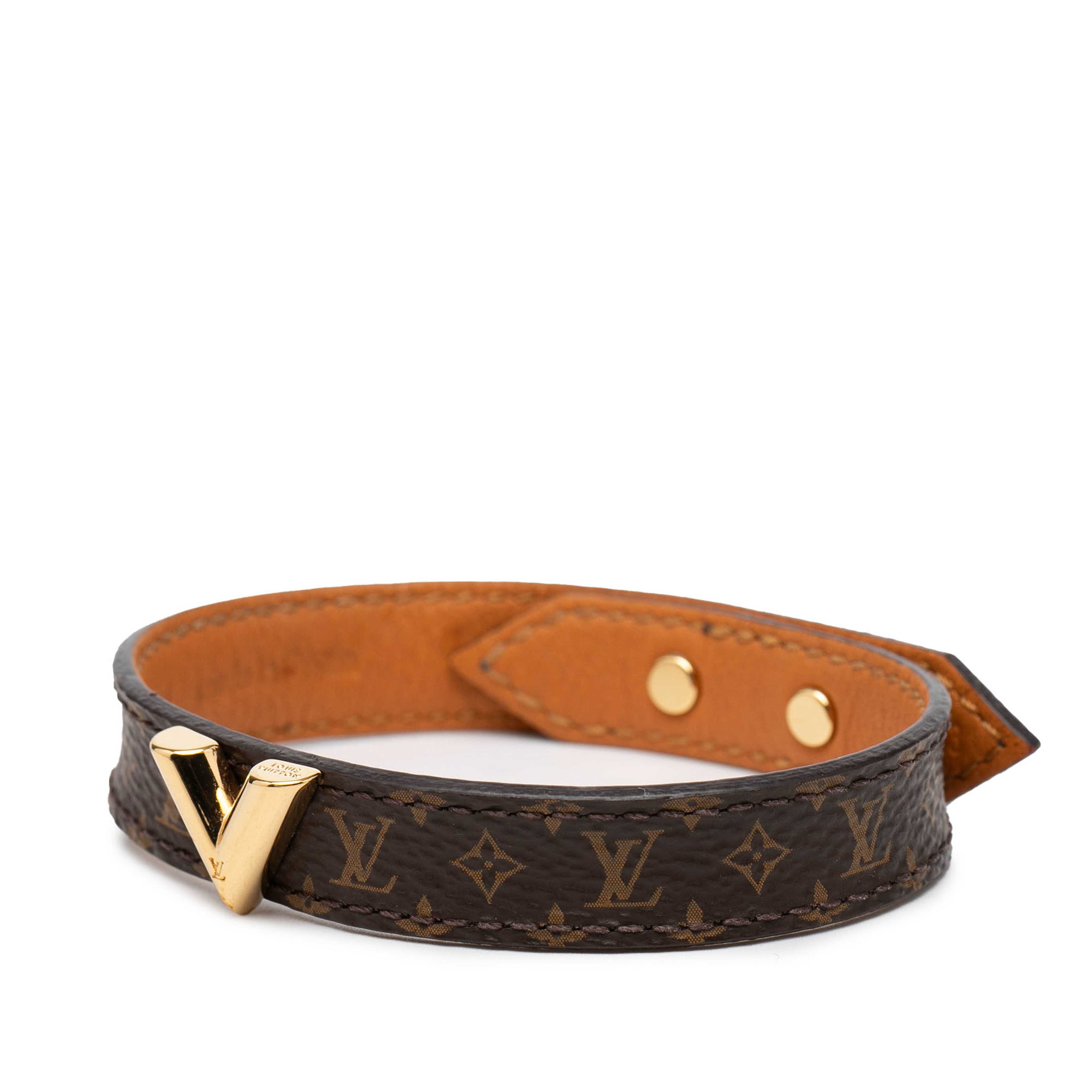 Louis Vuitton Monogram Essential V Bracelet, från Luxclusif, i färgen brown. Klicka för att öppna bilden i stort format