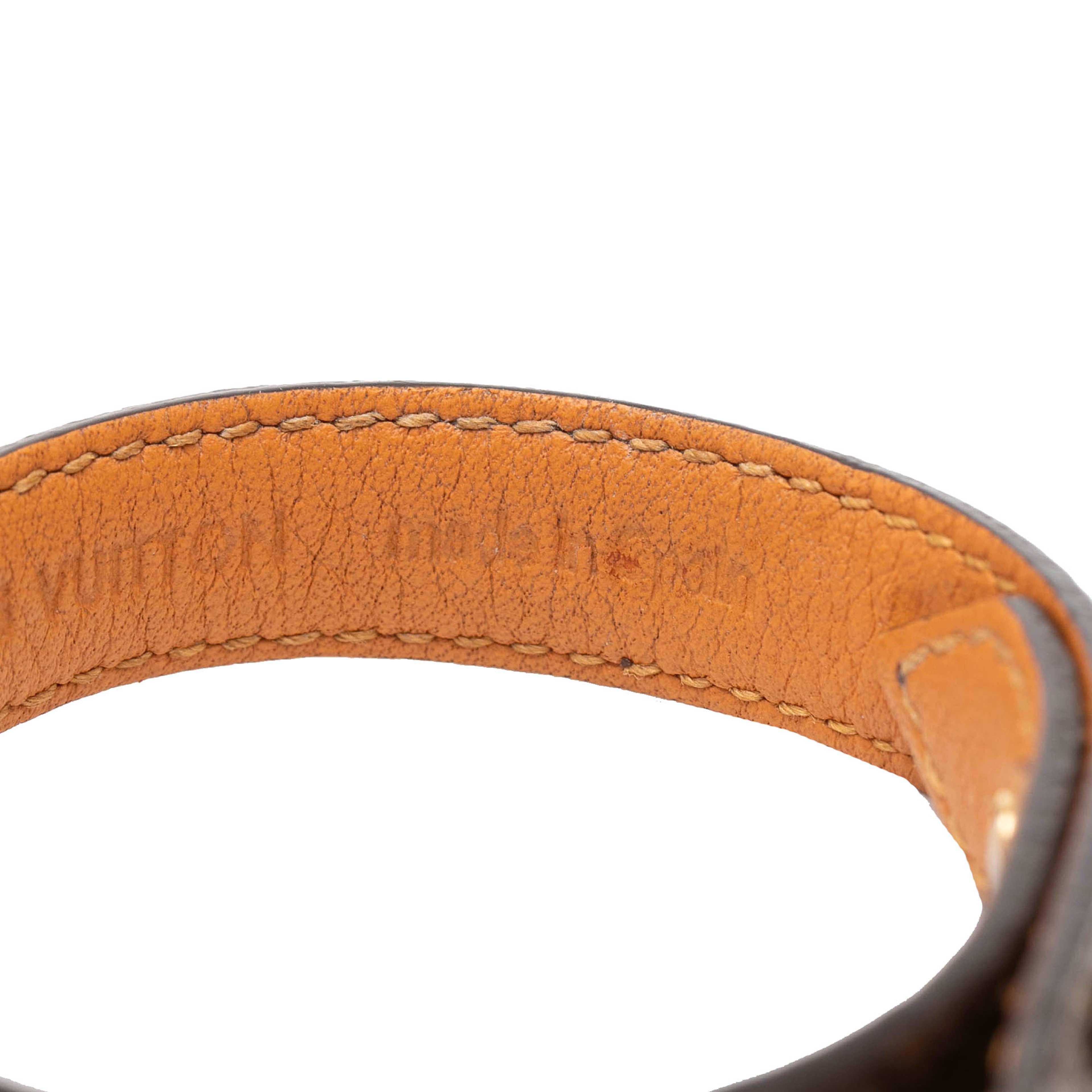 Louis Vuitton Monogram Essential V Bracelet, från Luxclusif, i färgen brown. Klicka för att öppna bilden i stort format