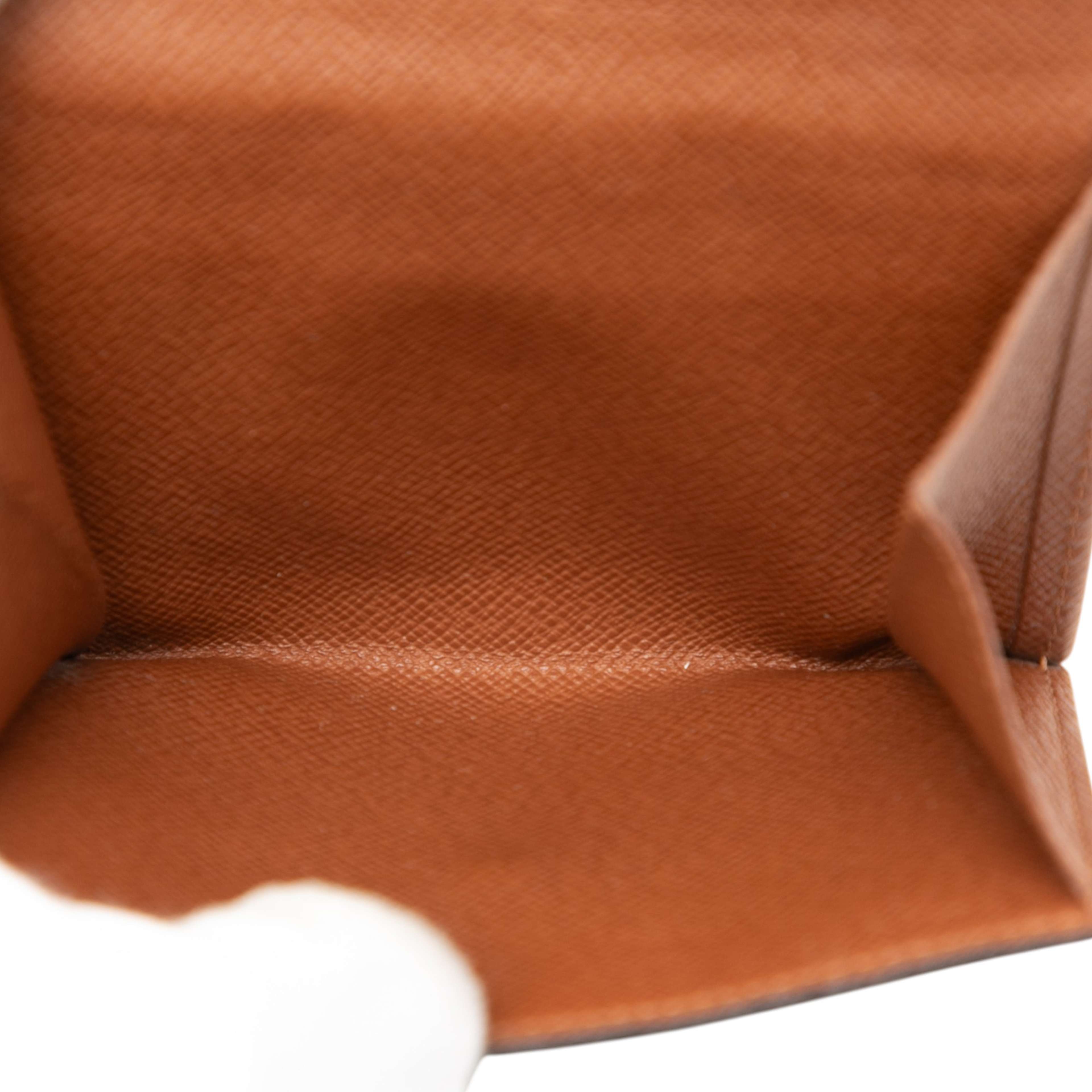 Louis Vuitton Monogram Elise Wallet, från Luxclusif, i färgen brown. Klicka för att öppna bilden i stort format