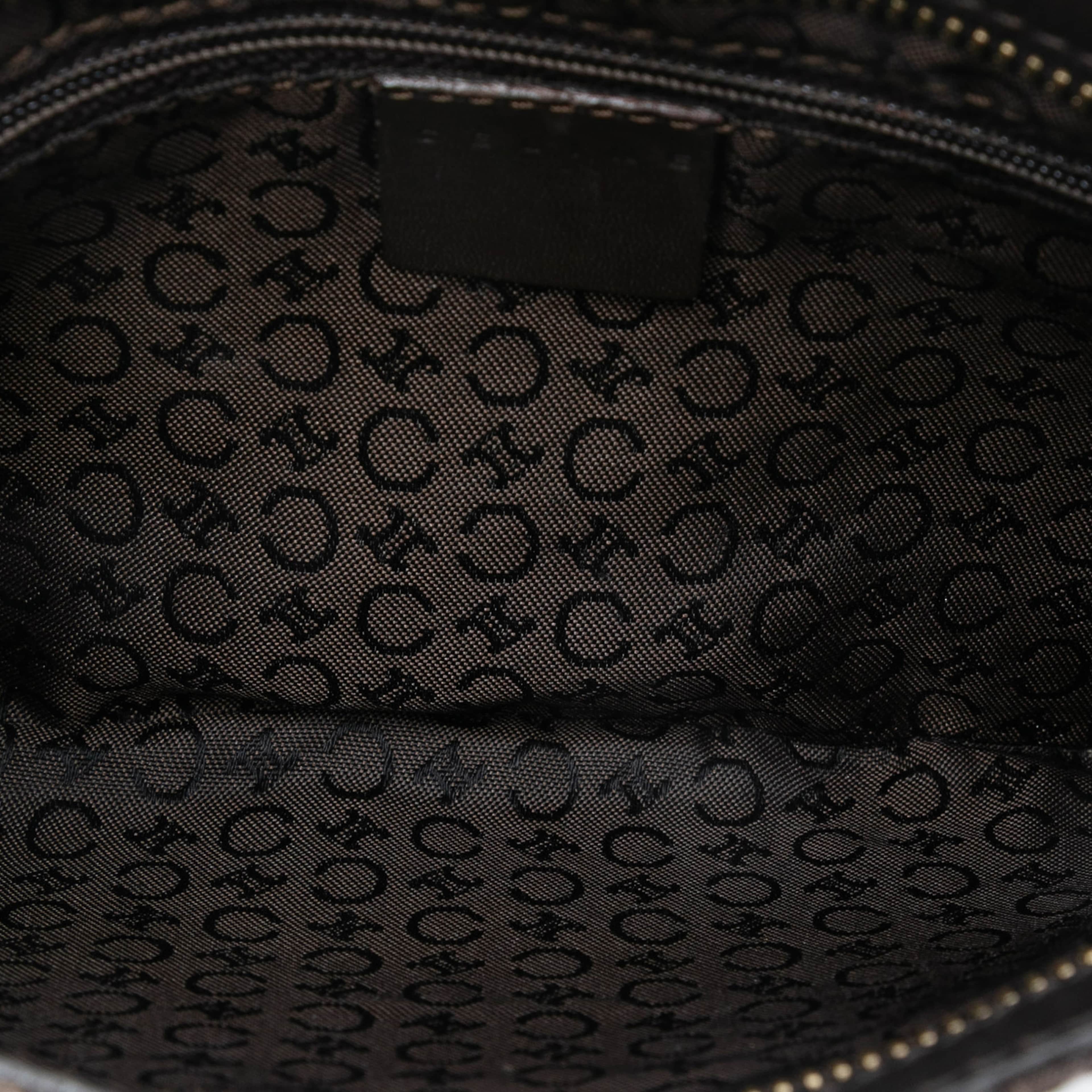 Celine C Macadam Canvas Shoulder Bag, från Luxclusif, i färgen dark brown. Klicka för att öppna bilden i stort format