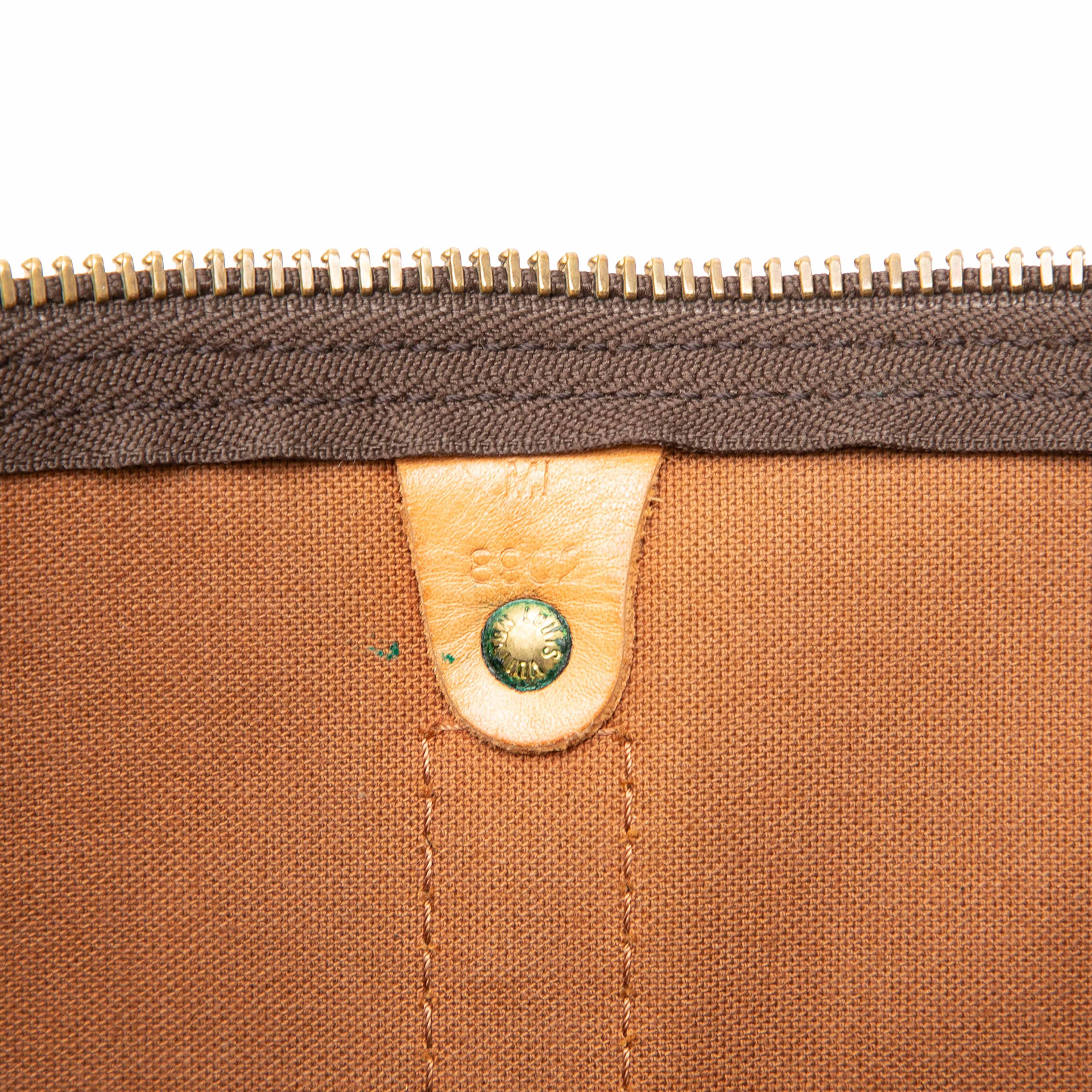Louis Vuitton Monogram Keepall 55, från Luxclusif, i färgen brun. Klicka för att öppna bilden i stort format