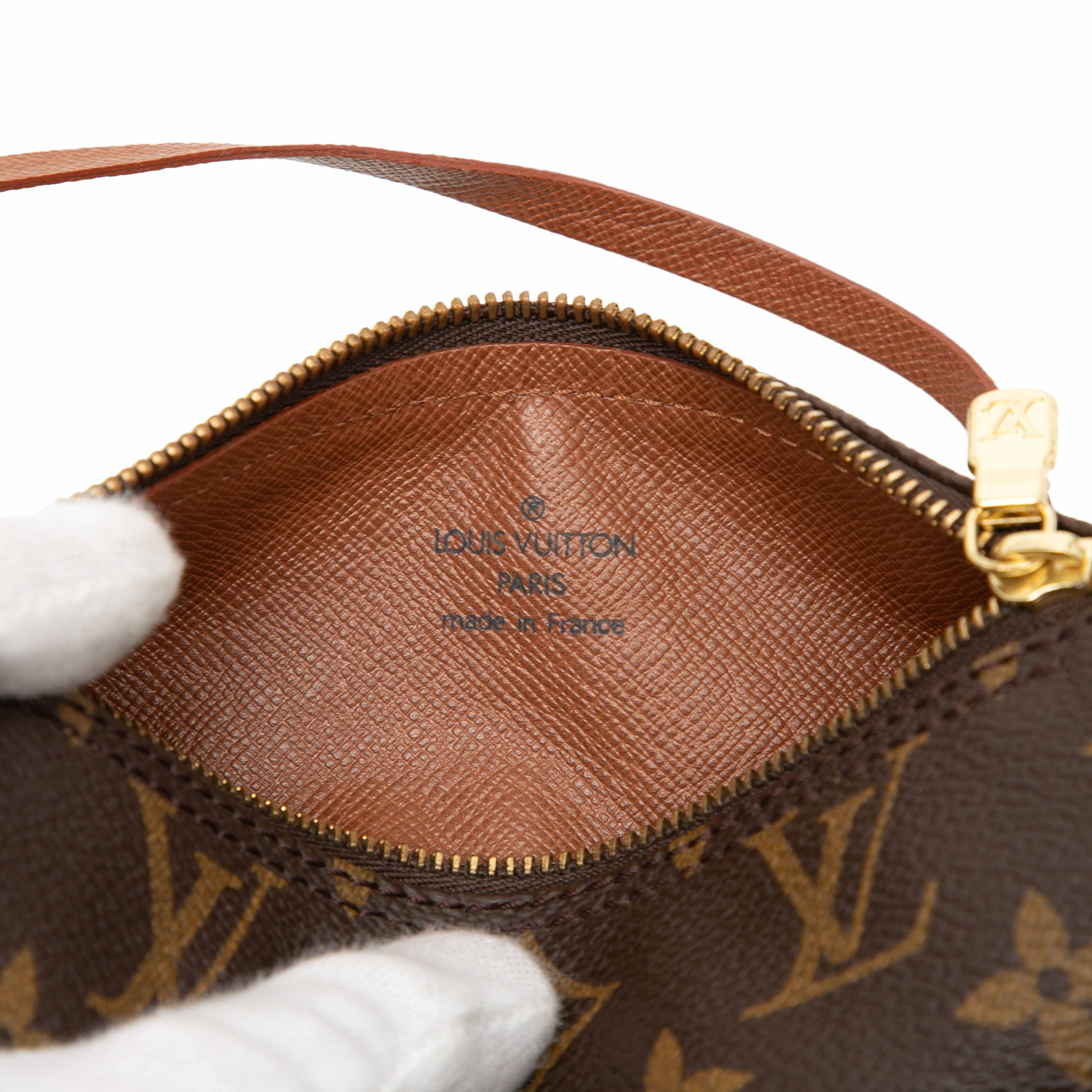 Louis Vuitton Monogram Papillon Pochette, från Luxclusif, i färgen brown. Klicka för att öppna bilden i stort format