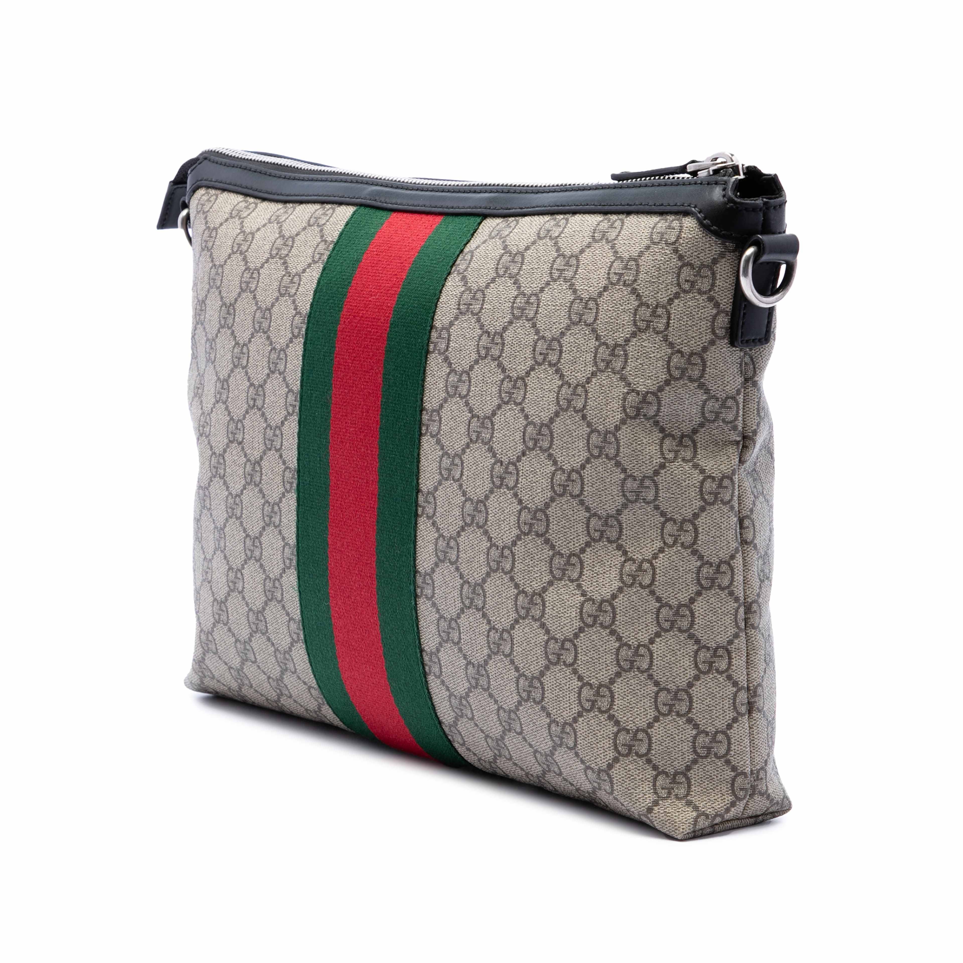 Gucci Gg Supreme Web Crossbody, från Luxclusif, i färgen beige. Klicka för att öppna bilden i stort format