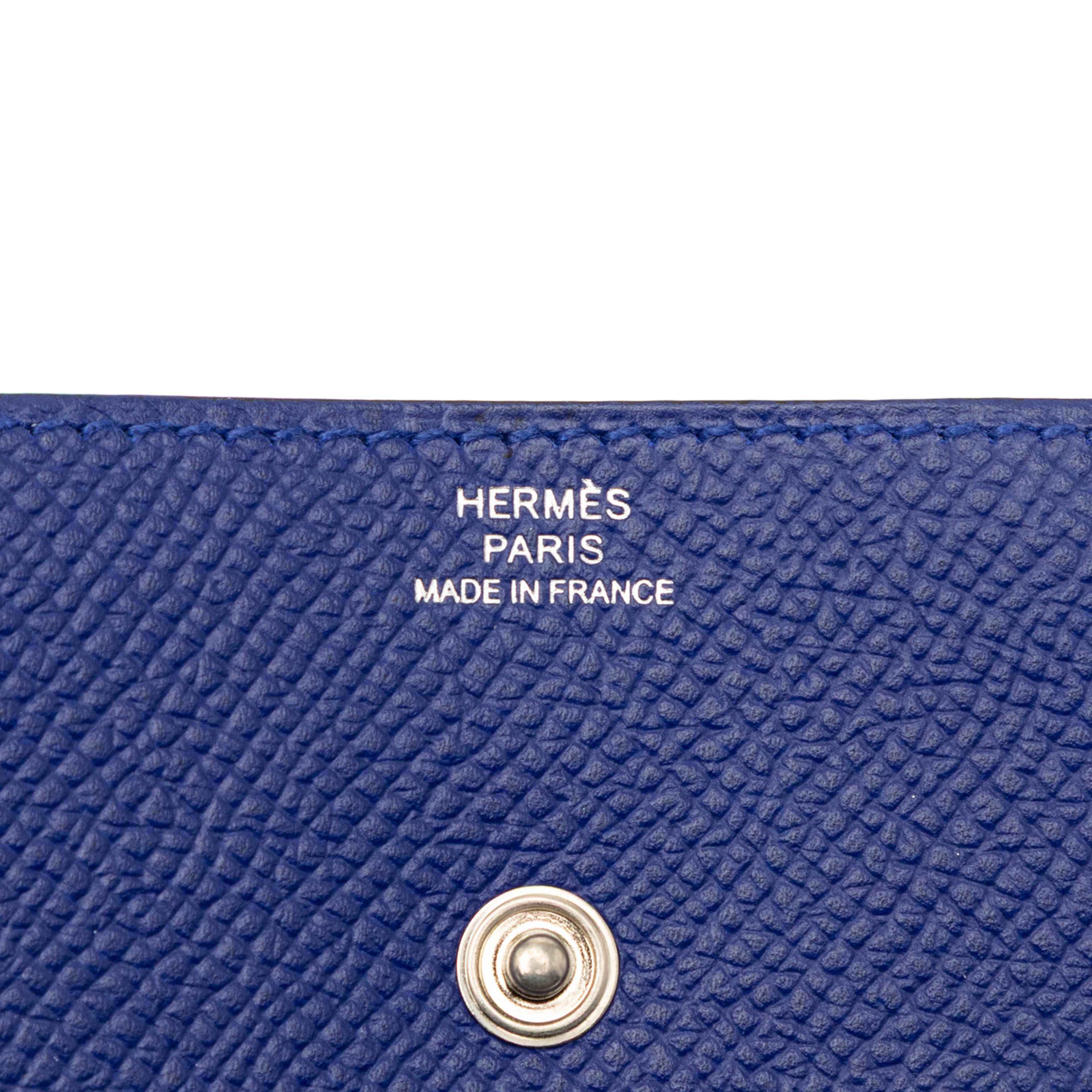 Hermès Epsom Le 24 Coin Purse, från Luxclusif, i färgen blue. Klicka för att öppna bilden i stort format