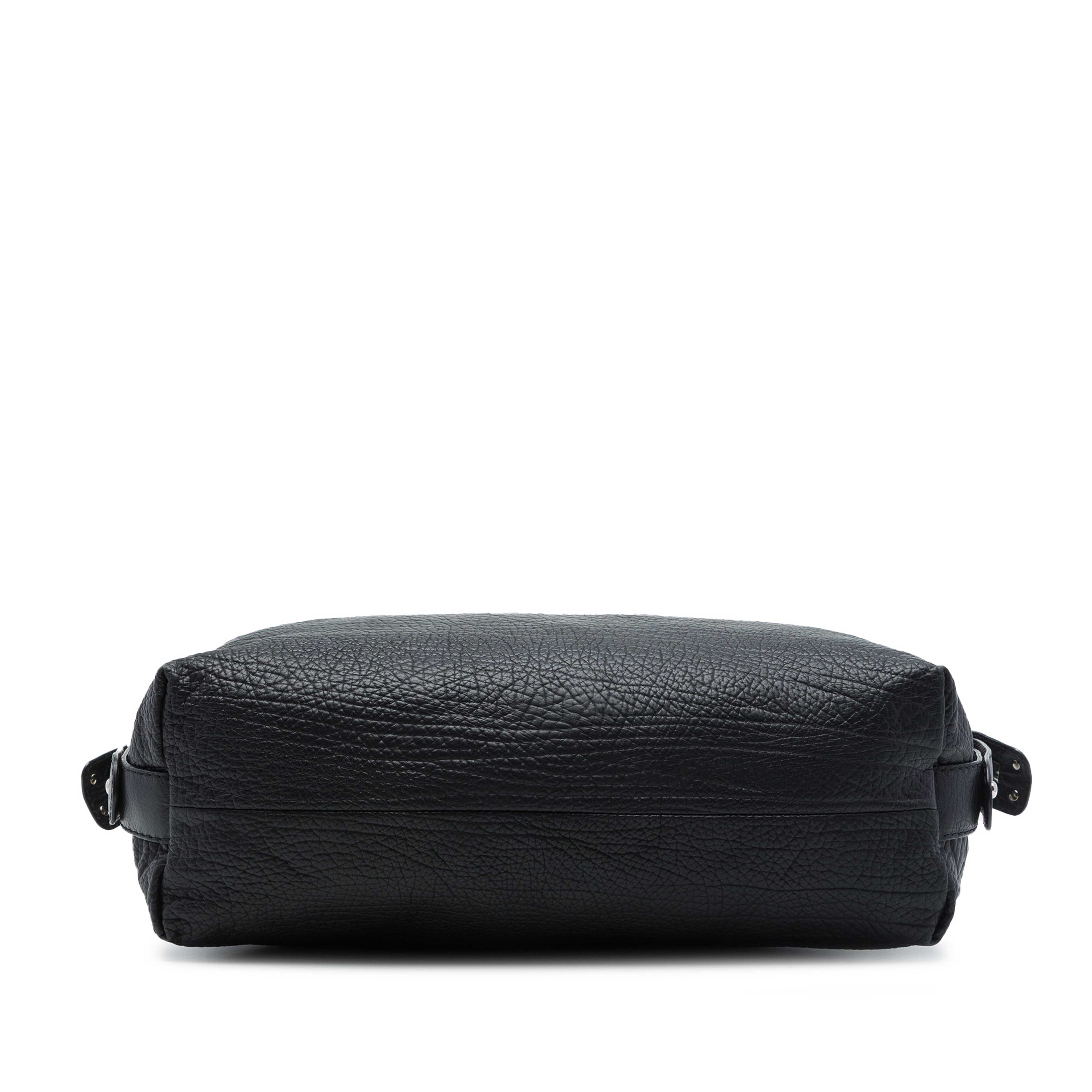 Gucci Medium Calfskin Bamboo Bar Tote, från Luxclusif, i färgen svart. Klicka för att öppna bilden i stort format