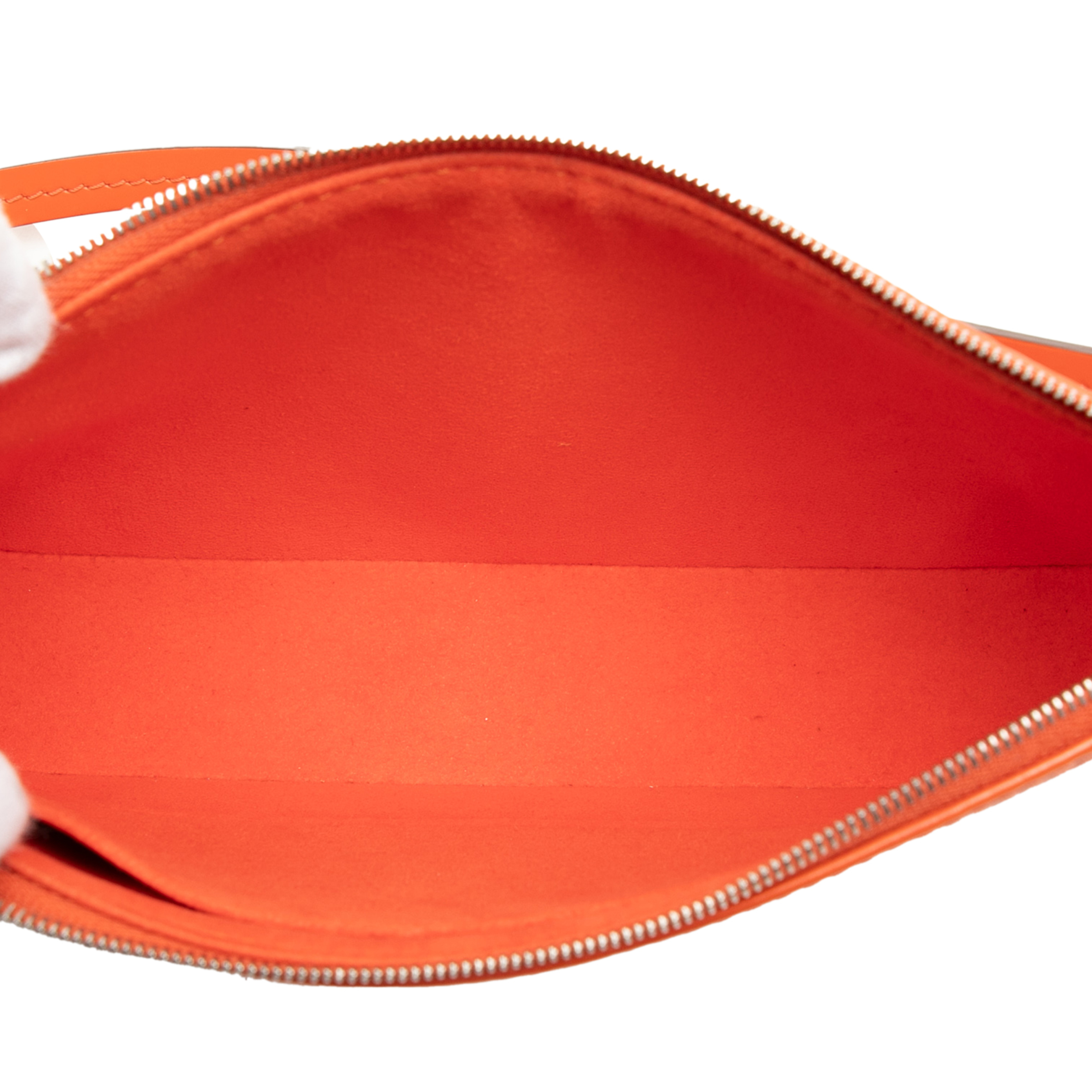 Louis Vuitton Epi Pochette Accessoires, från Luxclusif, i färgen orange. Klicka för att öppna bilden i stort format